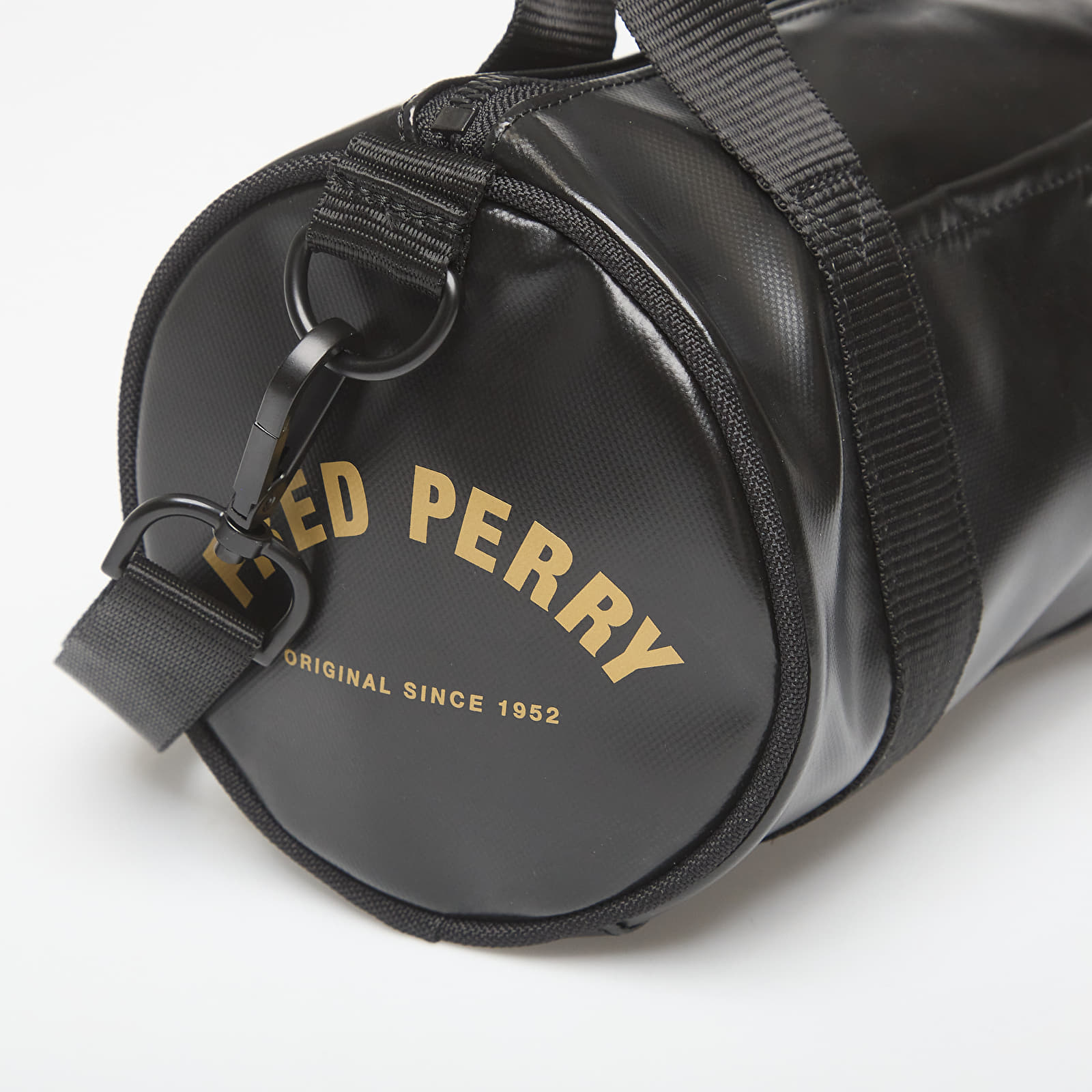 Crossbody-vesker Fred Perry Tonal Classic Mini Barrel Bag Black