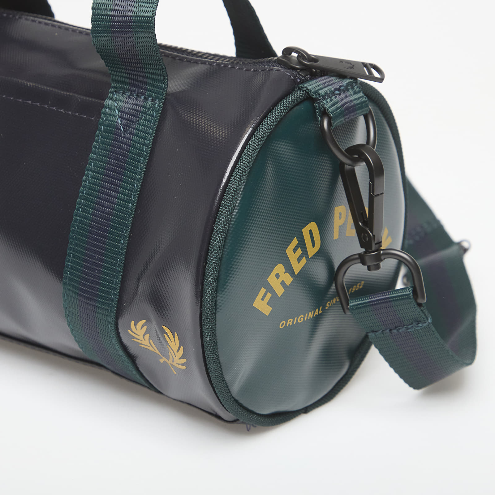 Crossbody torbe Fred Perry Classic Mini Barrel Bag Navy/ Grassroots
