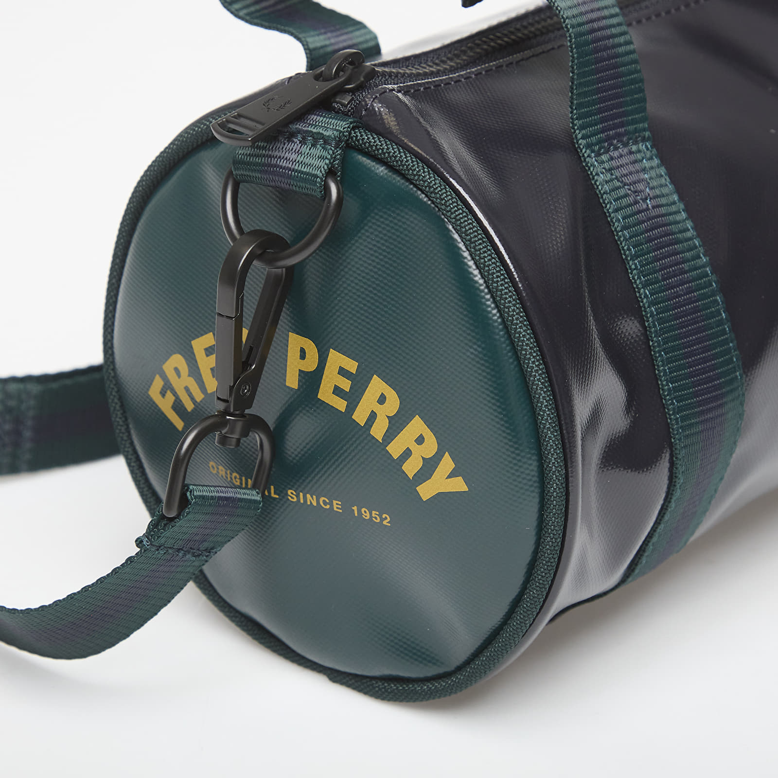 Crossbody torbe Fred Perry Classic Mini Barrel Bag Navy/ Grassroots