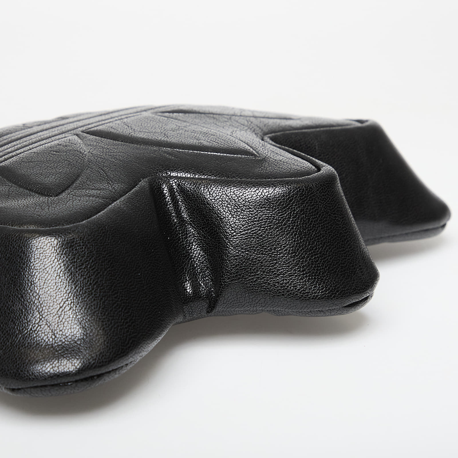 Чанти adidas Trefoil Bag Metallic Pu Black