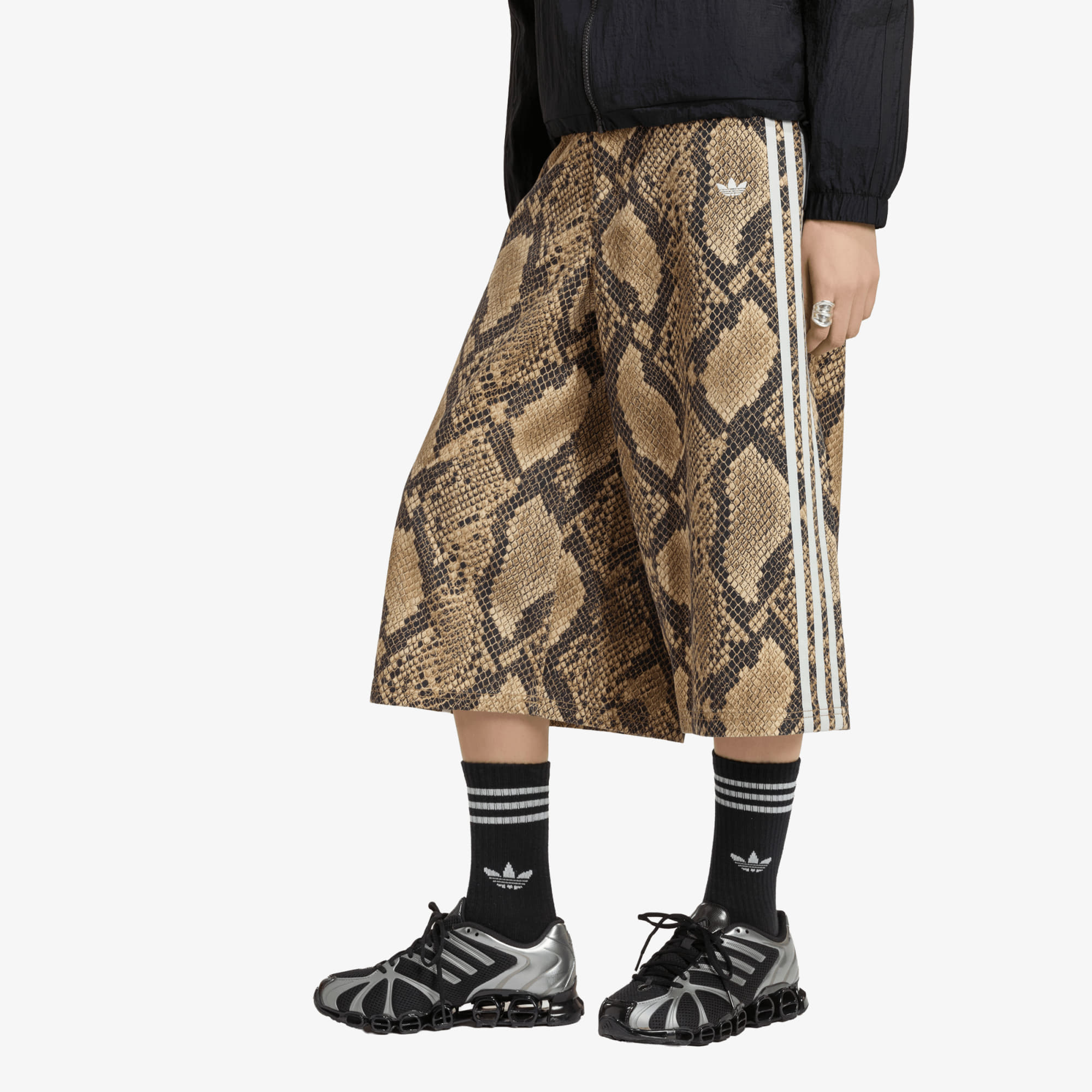 Къси панталони adidas Snake Print Denim Bermuda Shorts Linen/ Magic Beige 27/30
