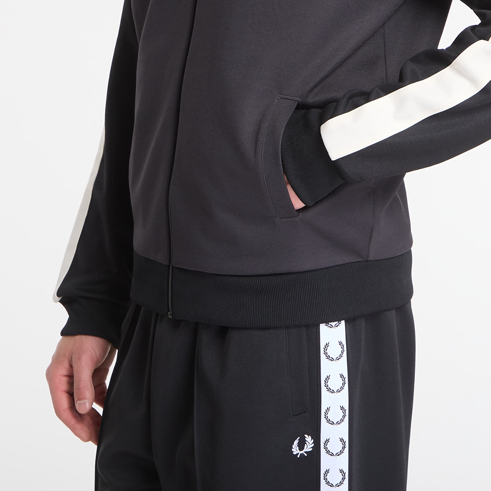 Men's hoodies Fred Perry Contrast Sleeve Track Jacket Black