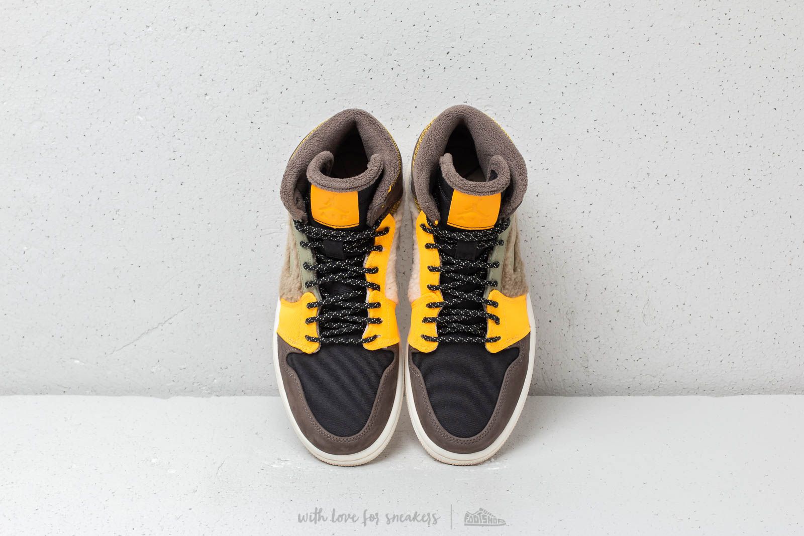 Nike air jordan 1 retro high deals premium utility