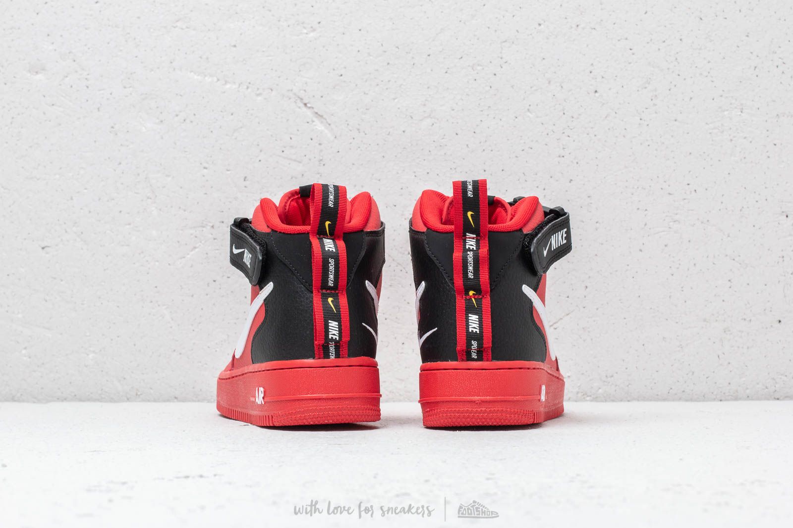 Air force 1 mid 07 lv8 red hotsell