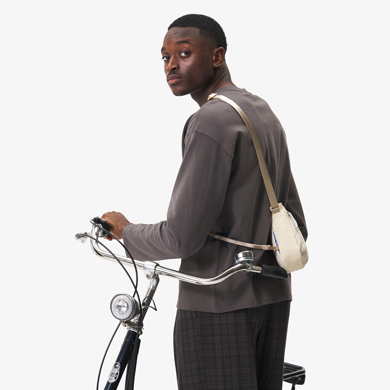 Мужские сумки через плечо AEVOR Easy Ride Pouch Off-White