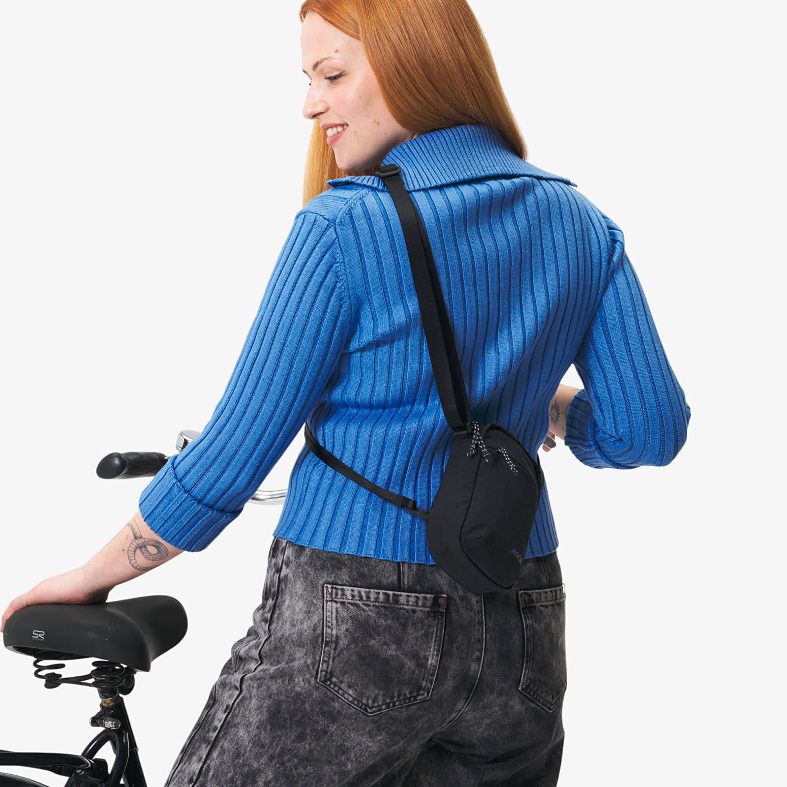 Miesten olkalaukut AEVOR Easy Ride Pouch Black
