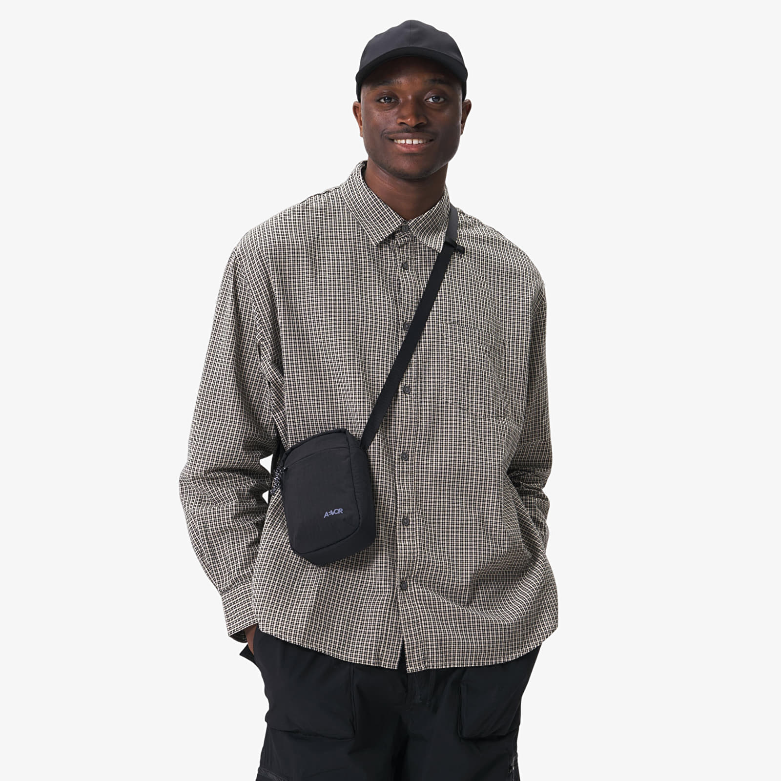 Miesten olkalaukut AEVOR Easy Ride Pouch Black