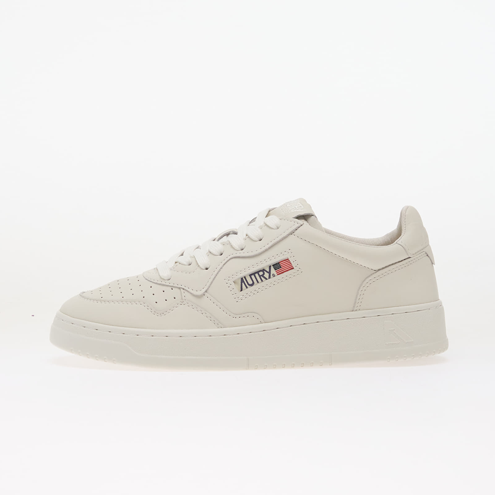 Încălțăminte și sneakerși pentru bărbați Autry Medalist Low Man White
