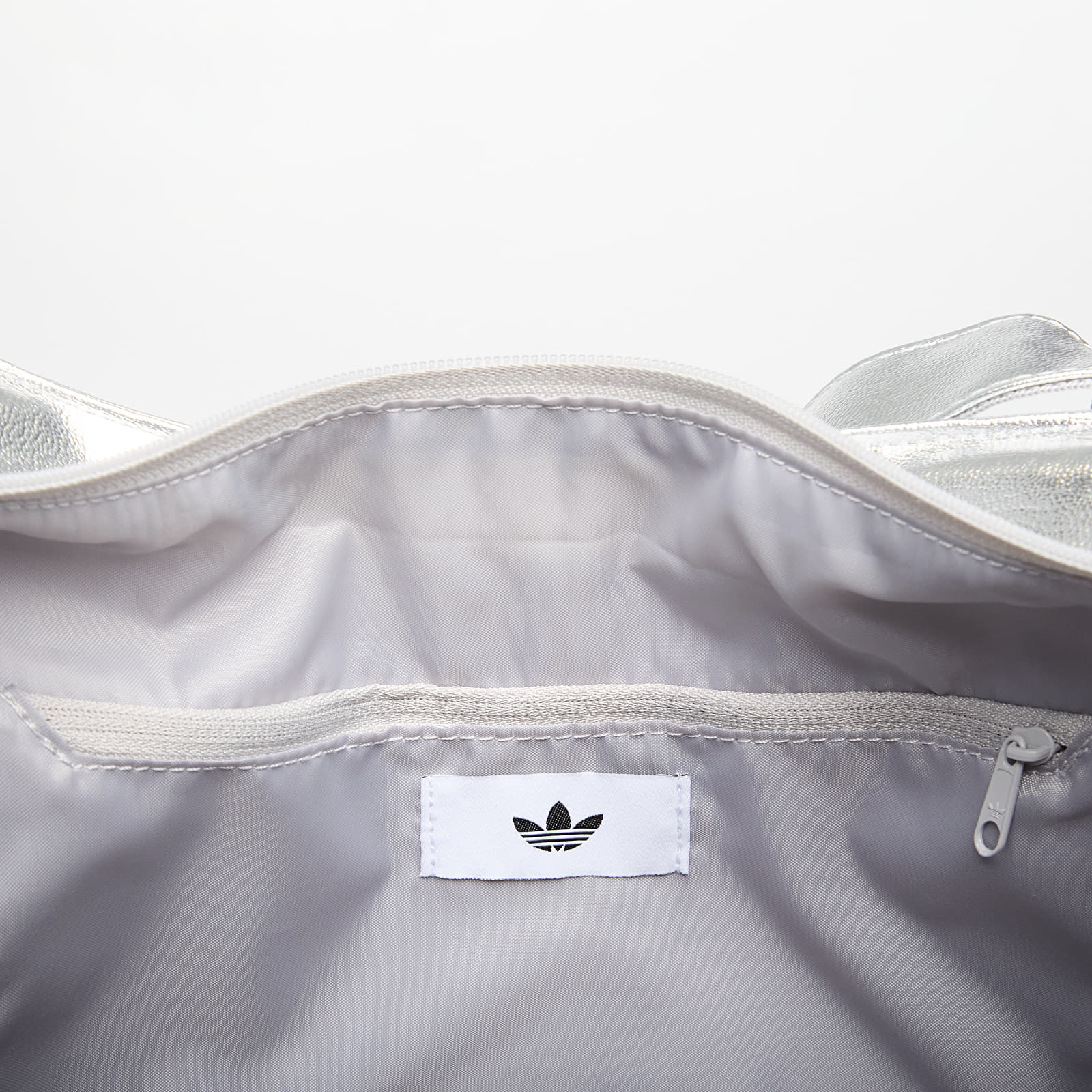 Umhängetaschen für Männer adidas Shopper Metallic Pu Bag Silver Met.