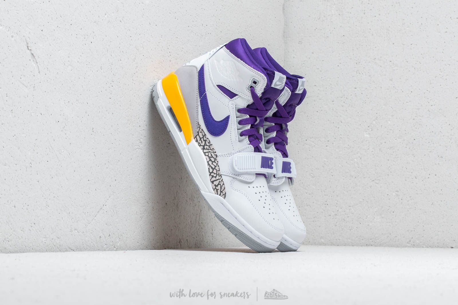 Air jordan legacy store 312 white purple