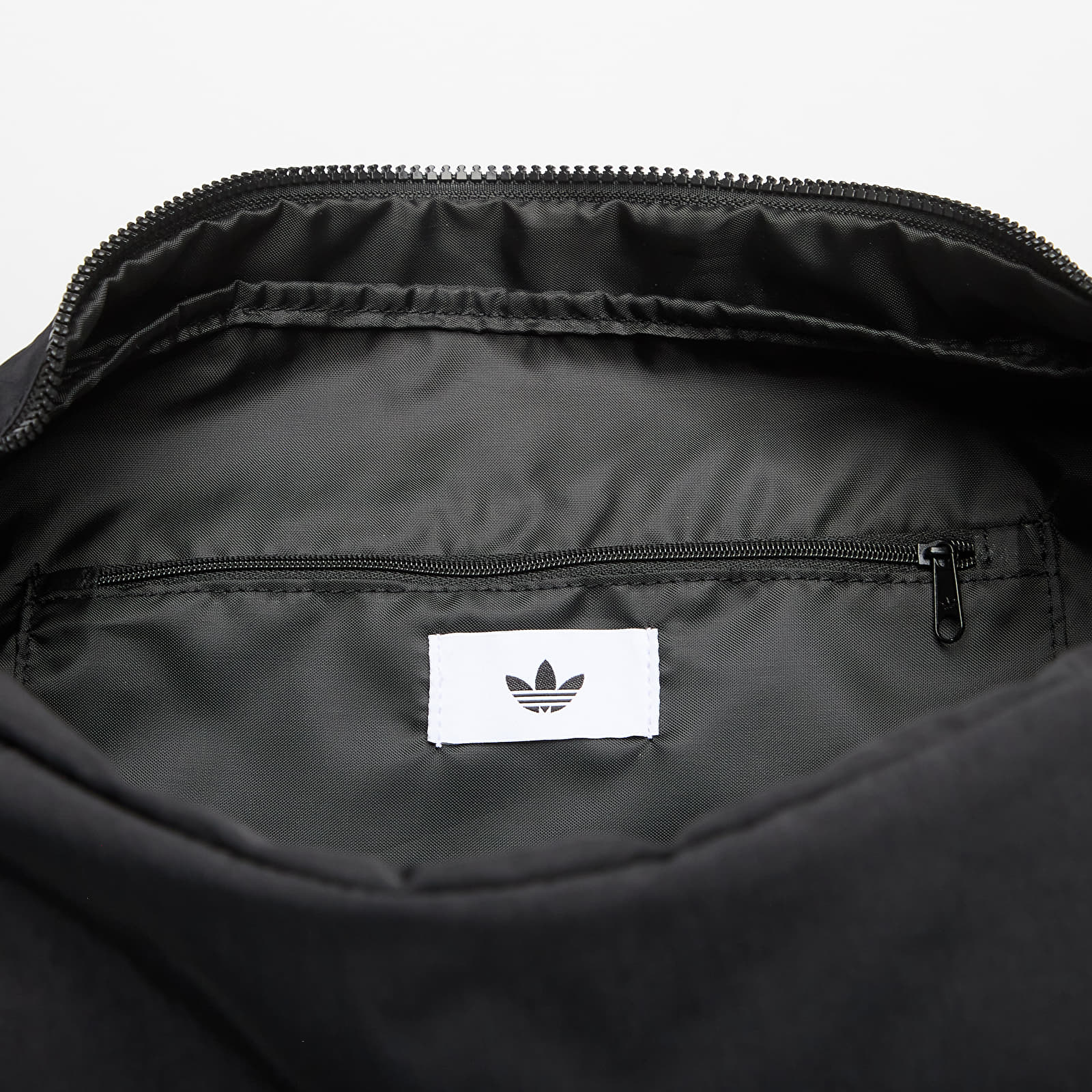 Umhängetaschen adidas Everyday Icons Crossbody Bag Half Moon Black
