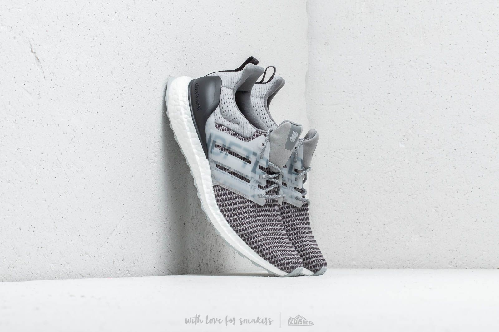 Adidas ultra boost undefeated clear onix top