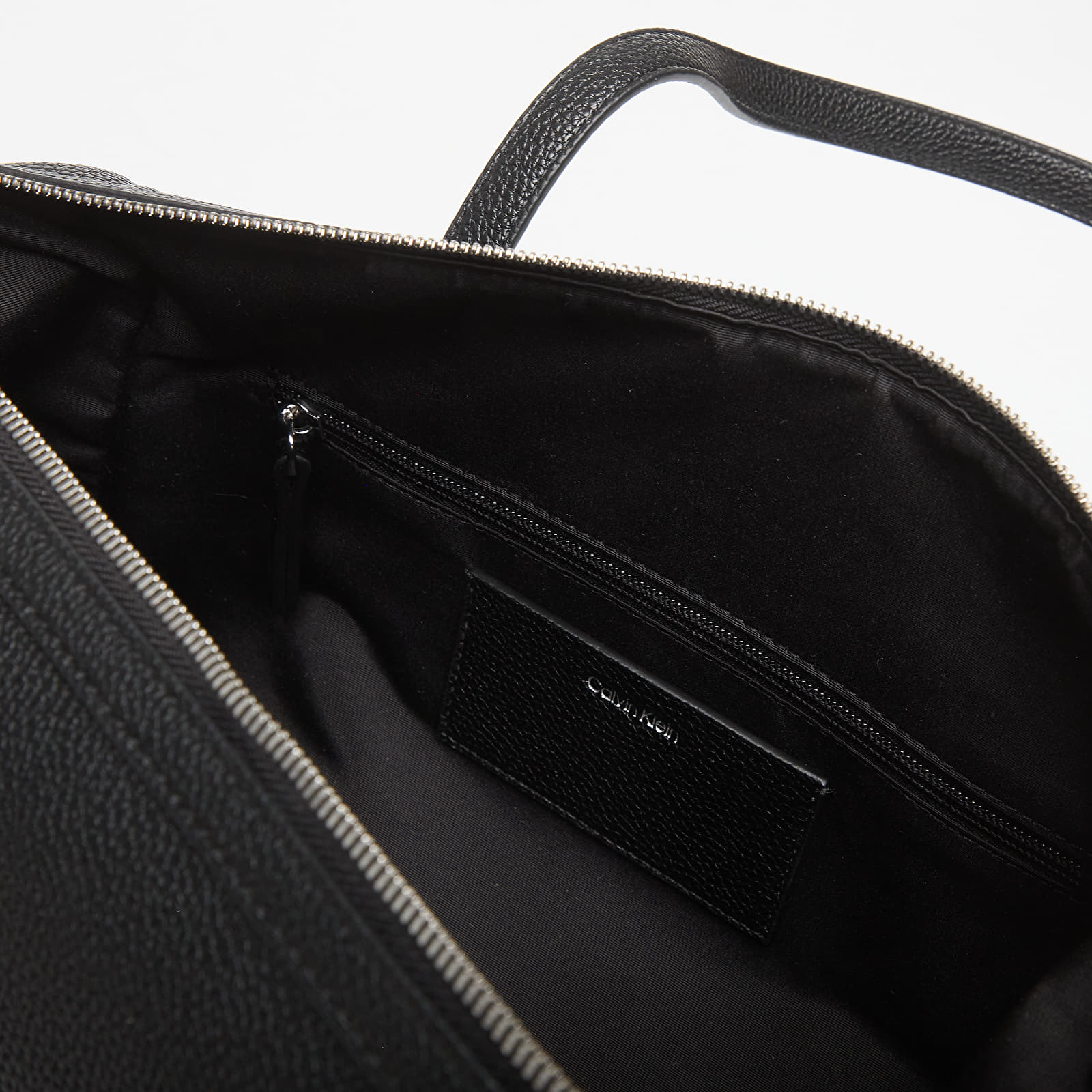 Men's Shoulder Bags Calvin Klein Emblem Hw Pebble Doctor Shoulder Black