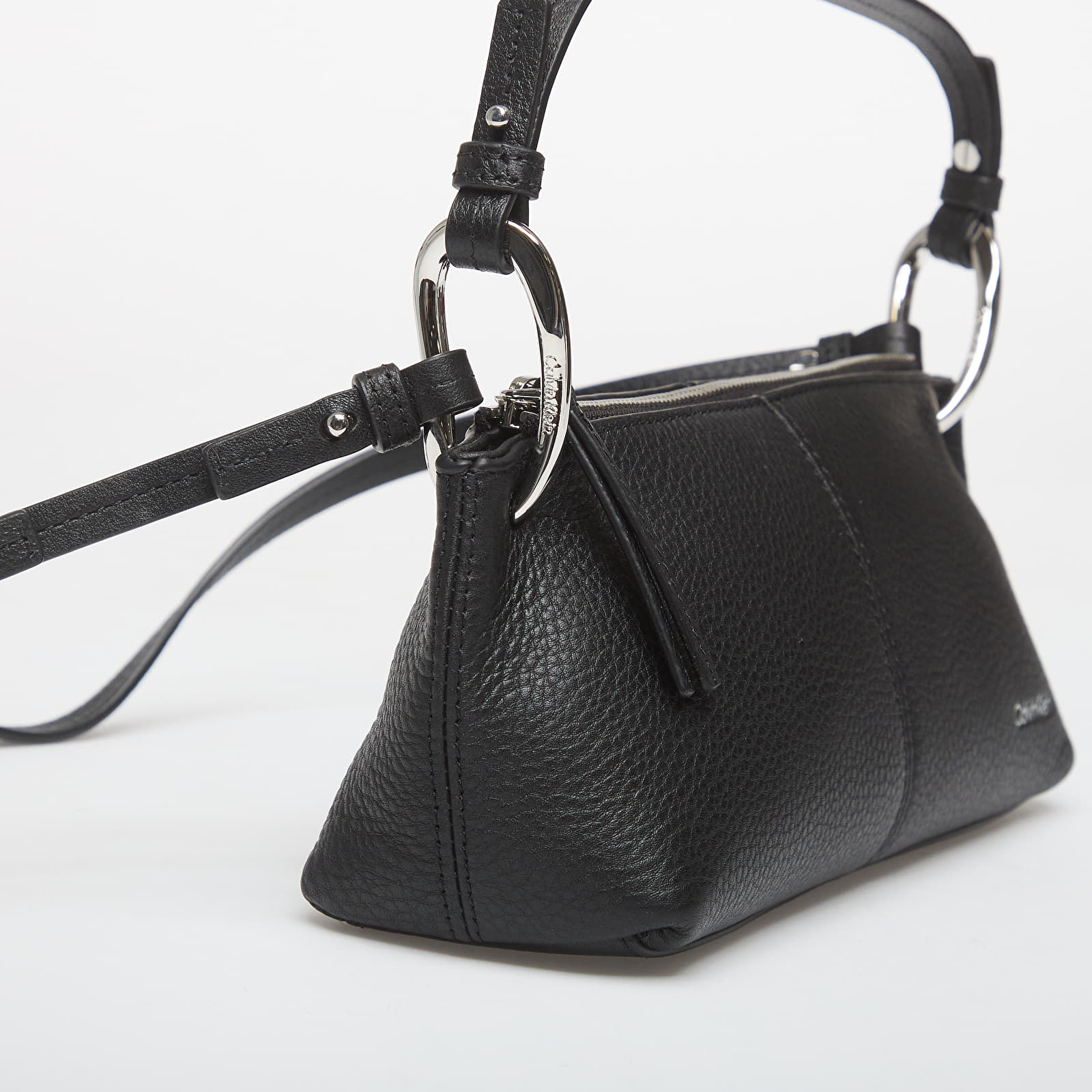 Handbags Calvin Klein Slouchy Leather Small Conv Bag Black