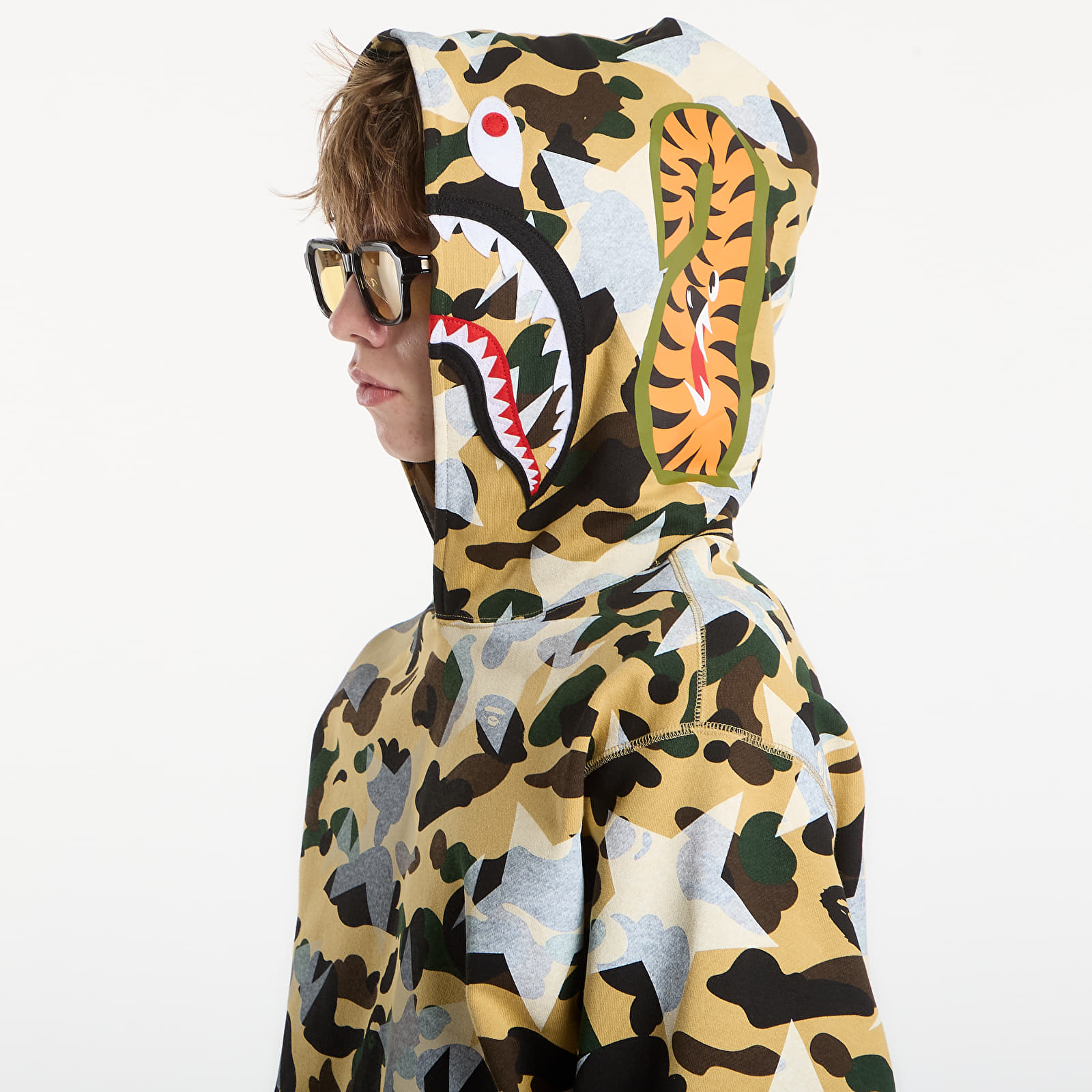Sweatjacken und Sweatshirts A BATHING APE Sta Over Print 1st Camo Shark Cropped Fi Yellow UNISEX