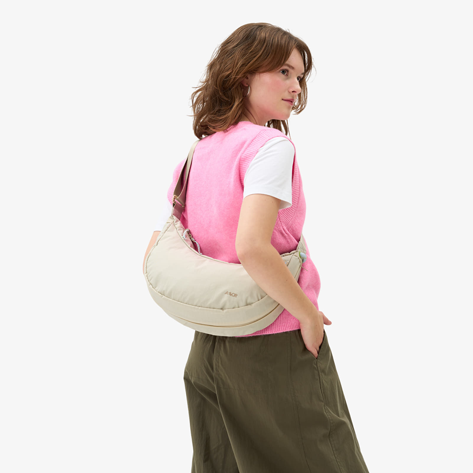 Мужские сумки через плечо AEVOR Sling Bag Off-White