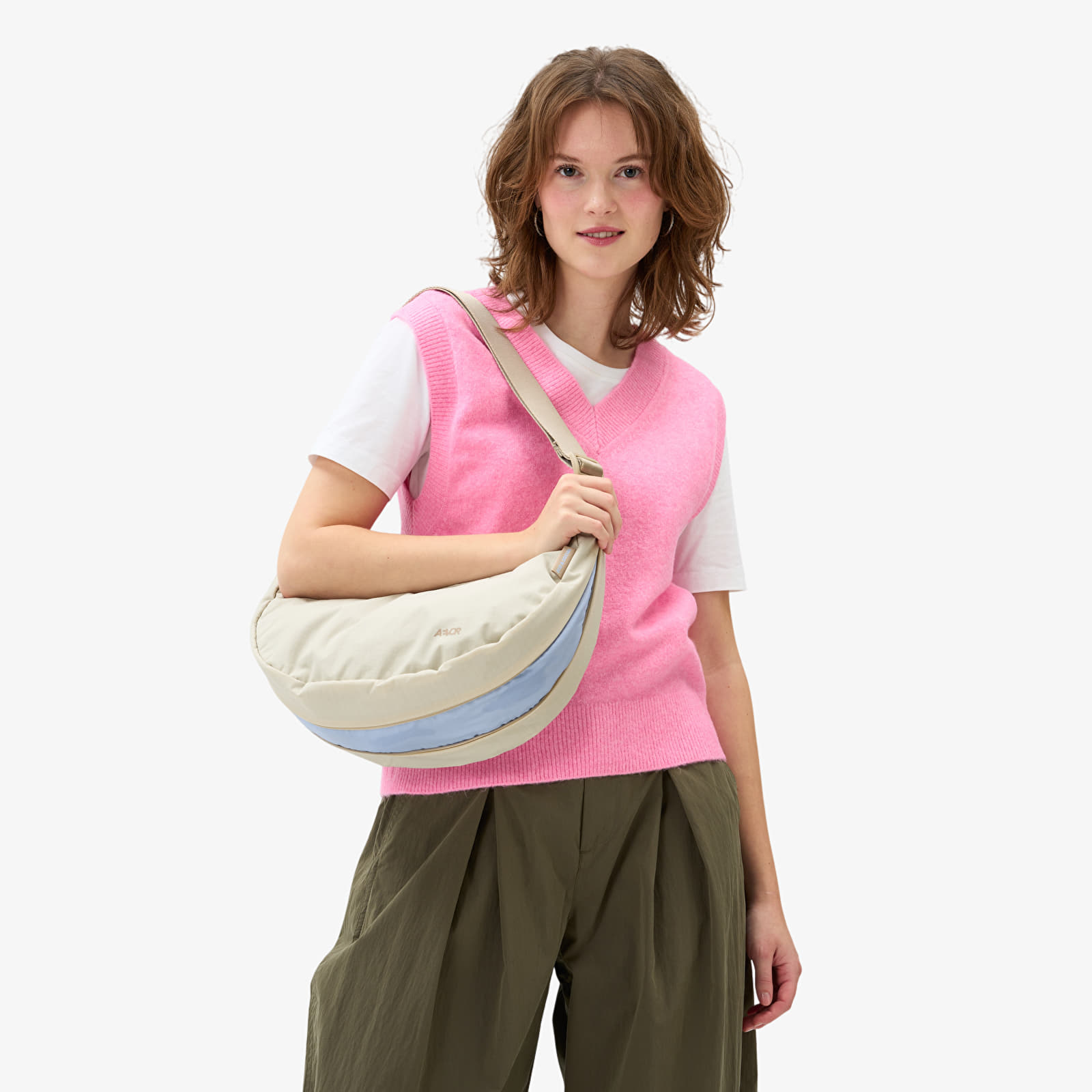 Мужские сумки через плечо AEVOR Sling Bag Off-White