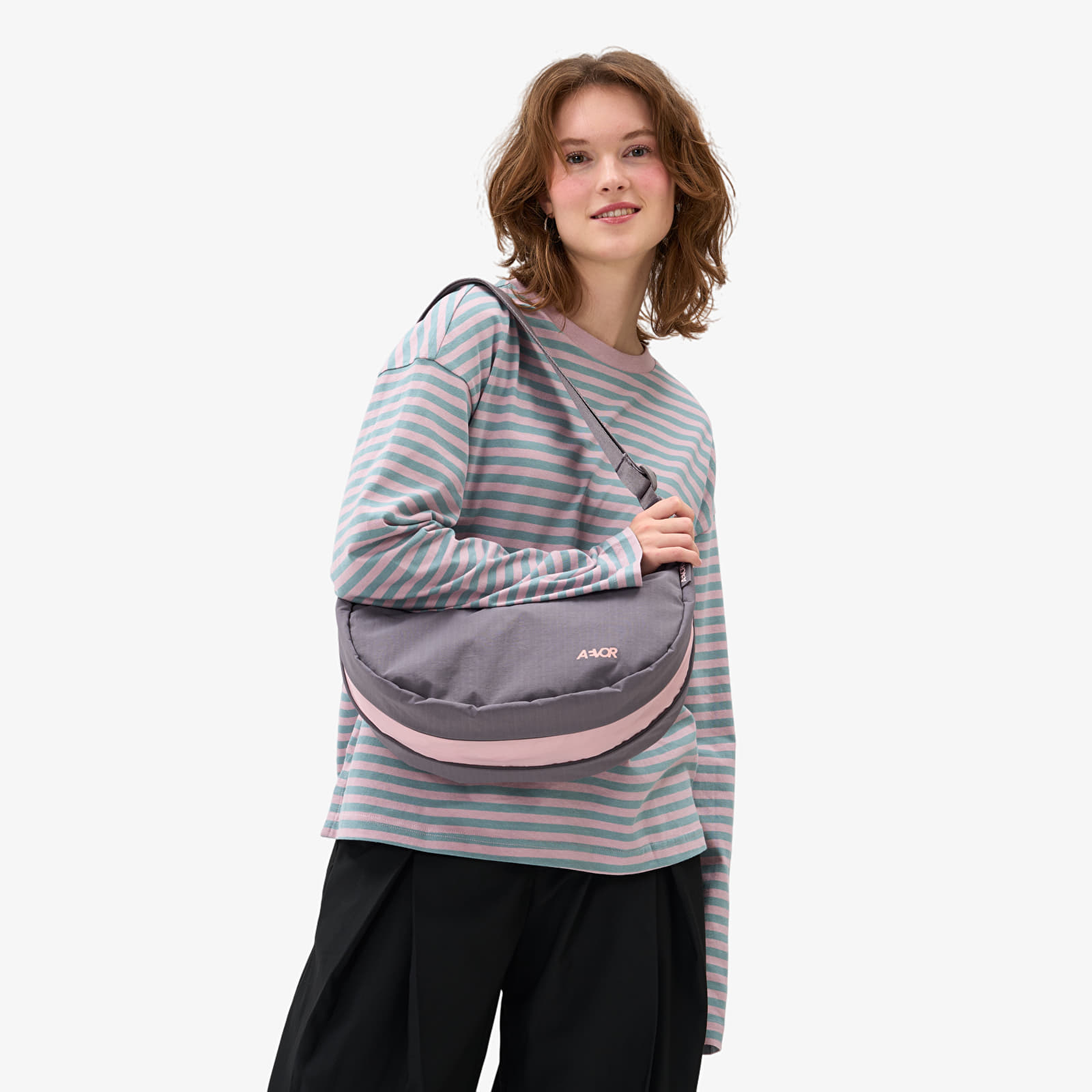 Pánske tašky cez rameno AEVOR Sling Bag Grey