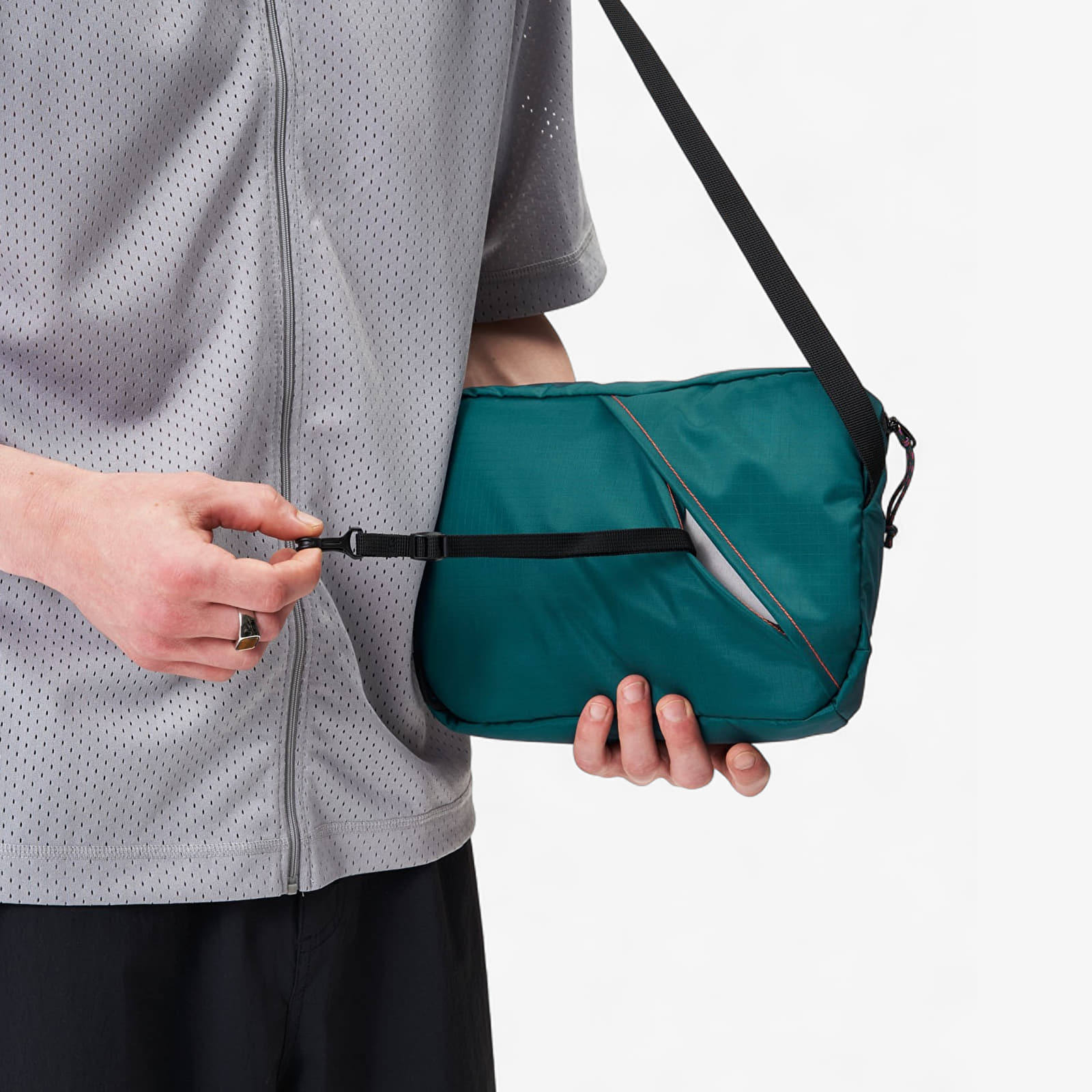 Men's Shoulder Bags AEVOR Sacoche Bag Ripstop Evergreen