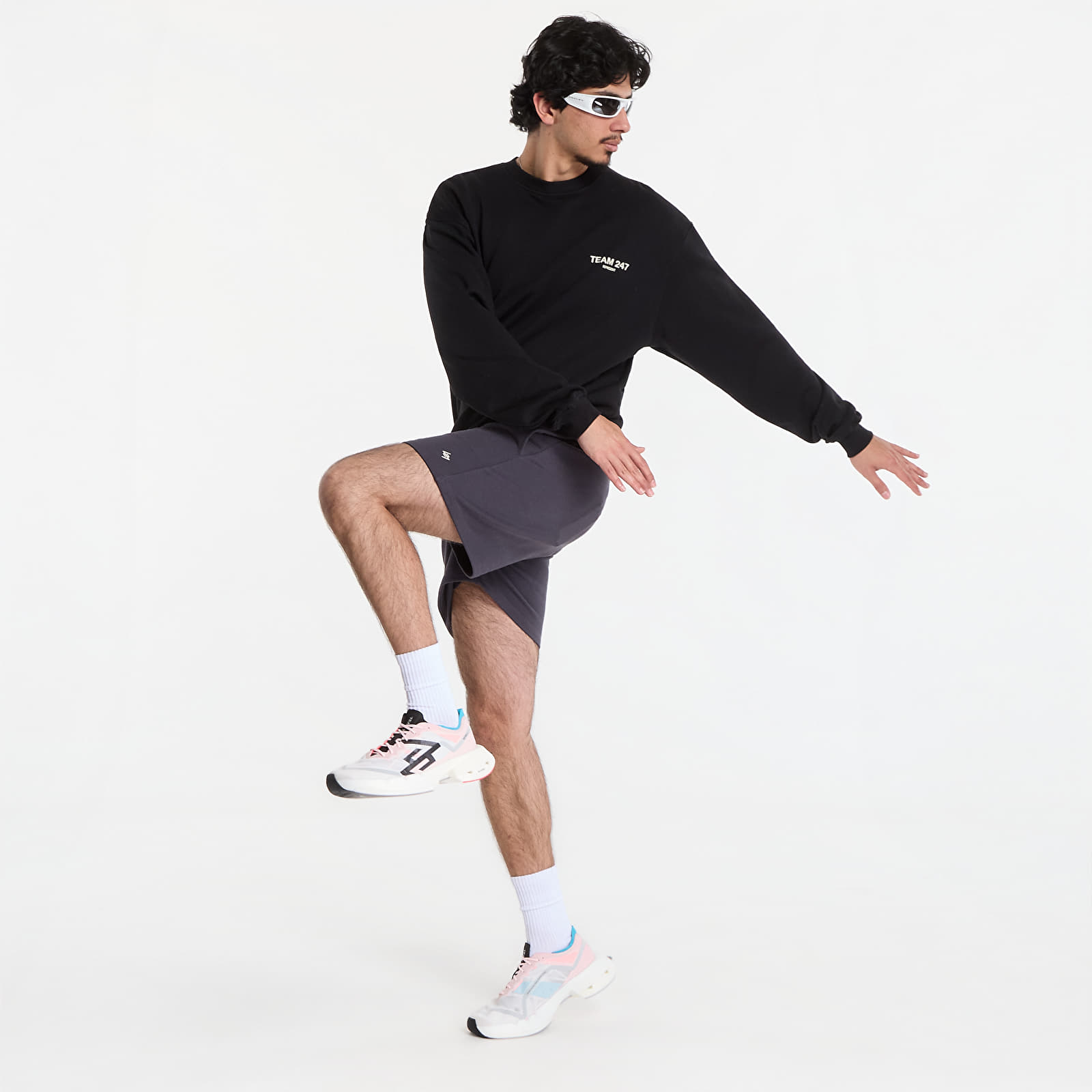 Hoodies and sweatshirts  REPRESENT 247 Team Oversized Crew UNISEX Jet Black