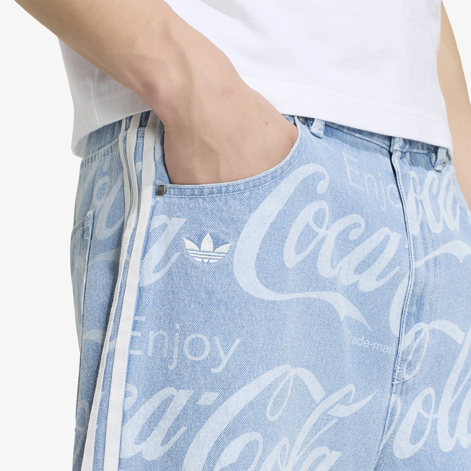 Kratke hlače  adidas x Coca Cola Classic Sport Denim Short Indigo Denim