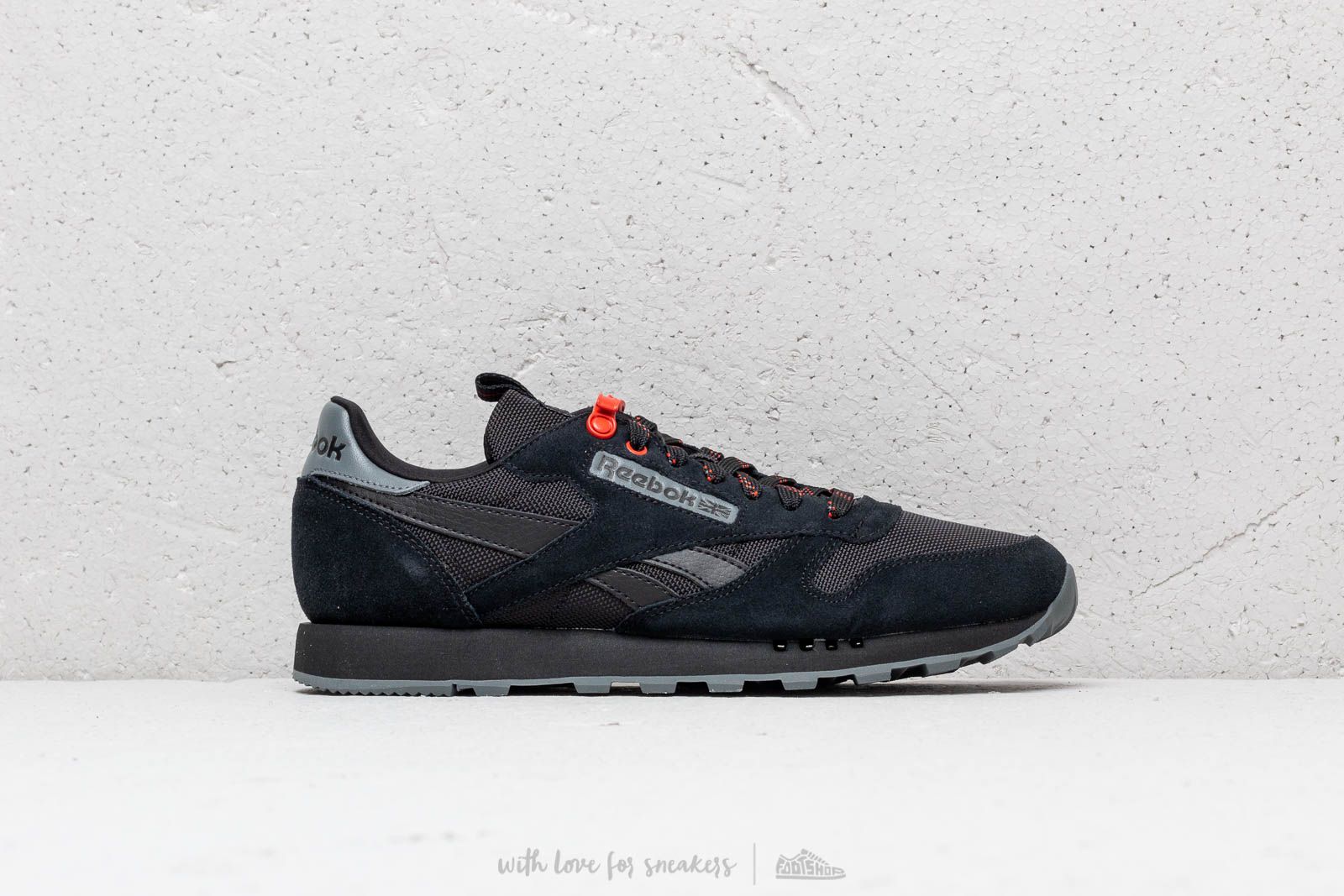Cn3617 reebok top