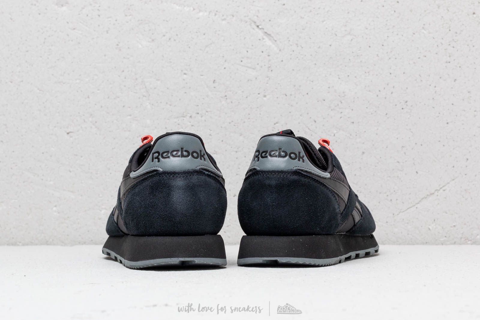 Men s shoes Reebok Classic Leather MU Black Alloy Carotene Footshop