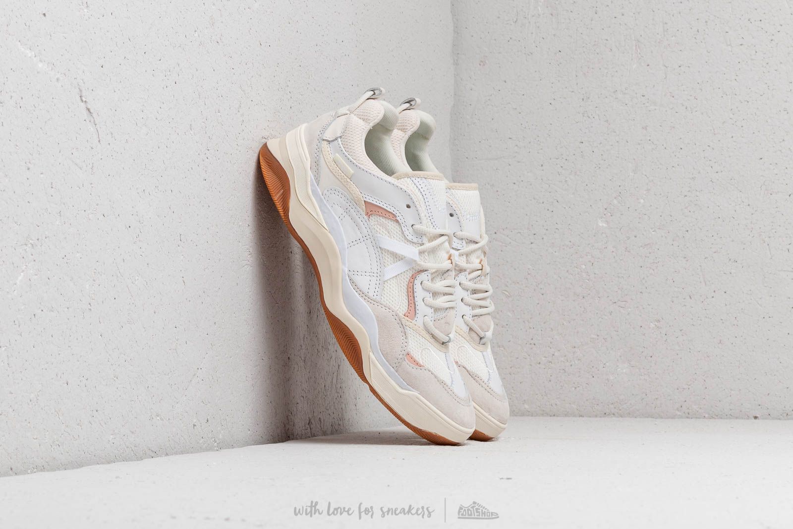 Vans varix white top