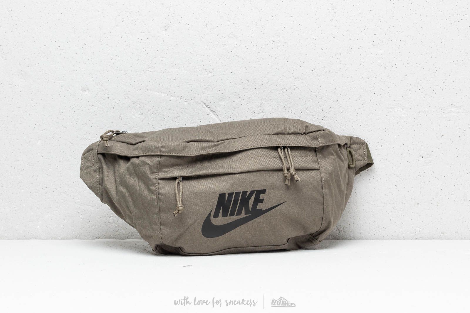 Hip nahrbtniki Nike NK Tech Hip Pack Waistbag Olive