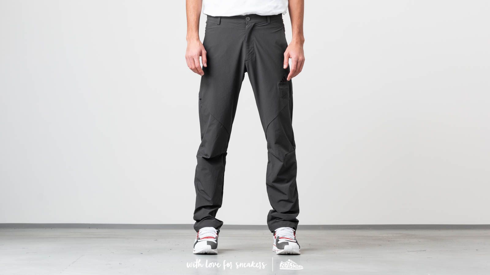 Džíny a kalhoty adidas x Undefeated Out Pant Utility Black