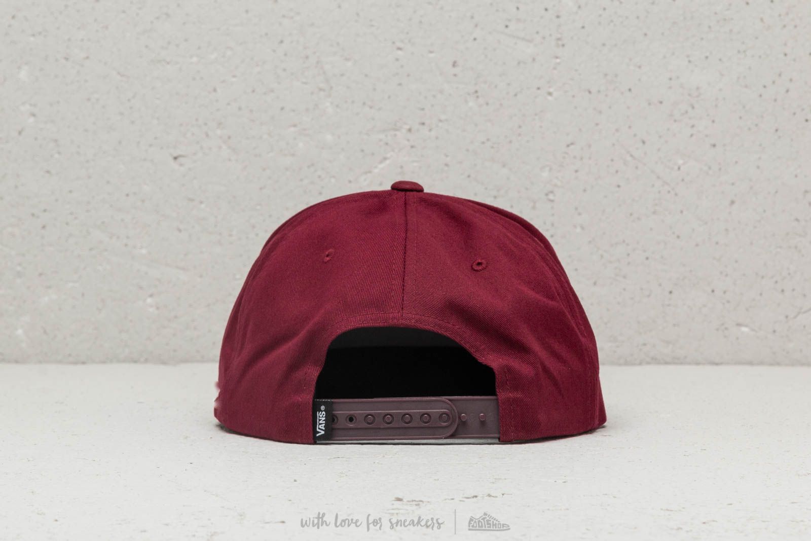 Maroon vans hat sales