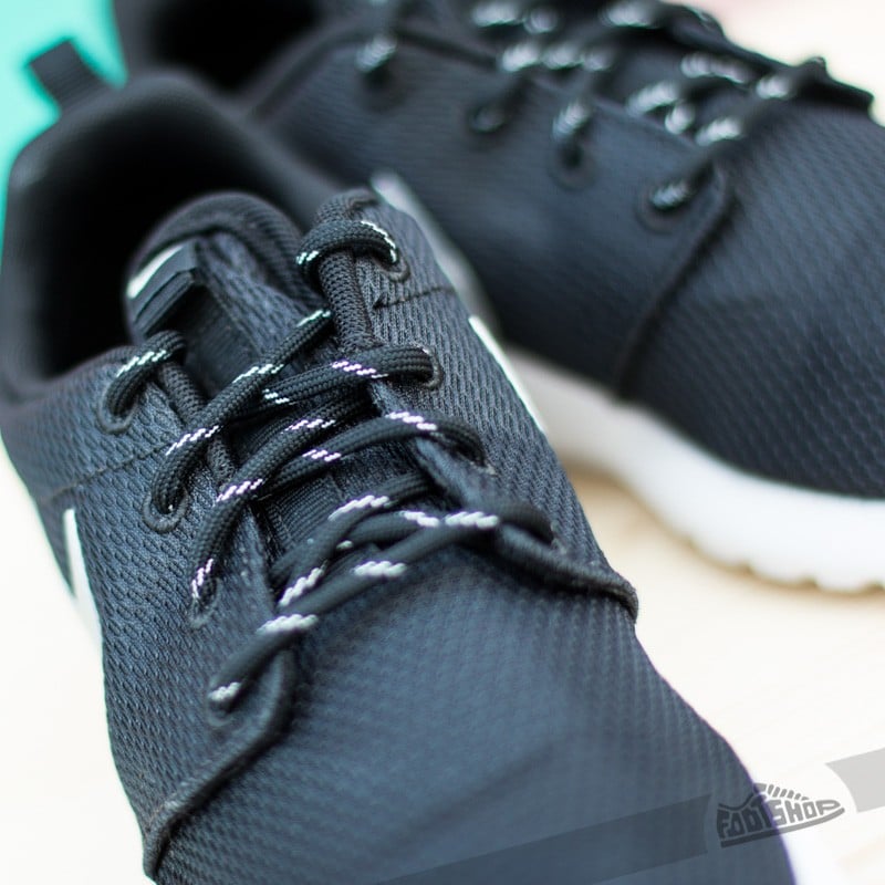 Zapatos Nike WMNS Rosherun Black/Mettalic Platinum-White