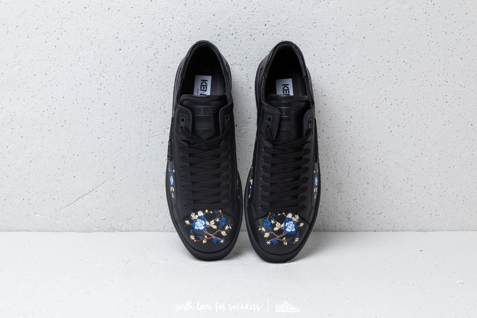 Dámské tenisky a boty Kenzo Tennix Sneakers Flowers E Black