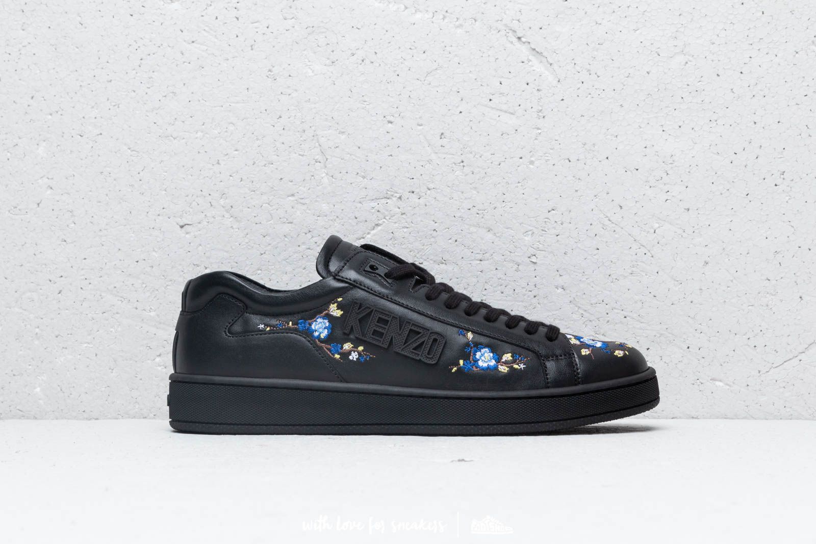 Dámské tenisky a boty Kenzo Tennix Sneakers Flowers E Black