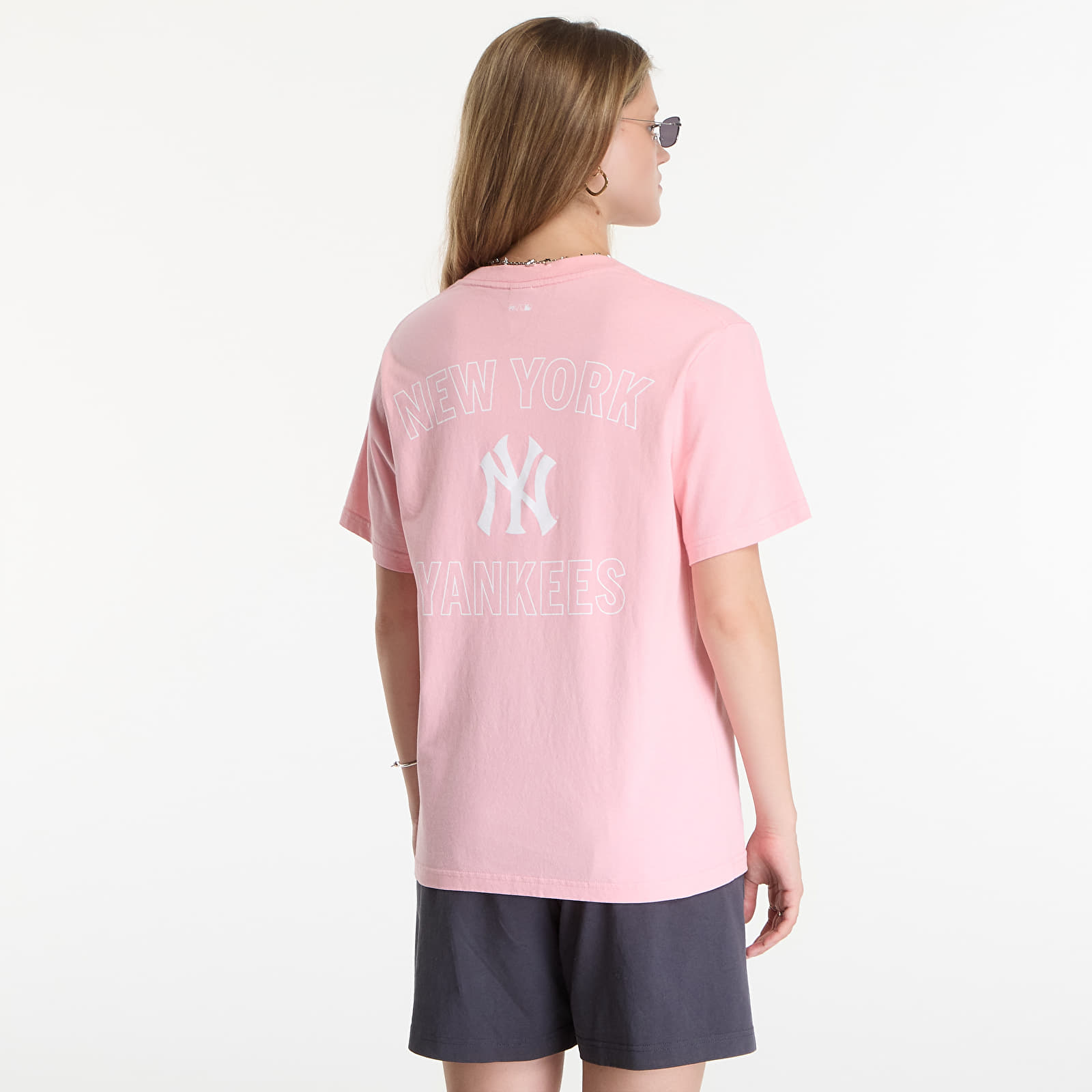 T-shirts Sporty & Rich Yankees Arch Tshirt UNISEX Candy/ White