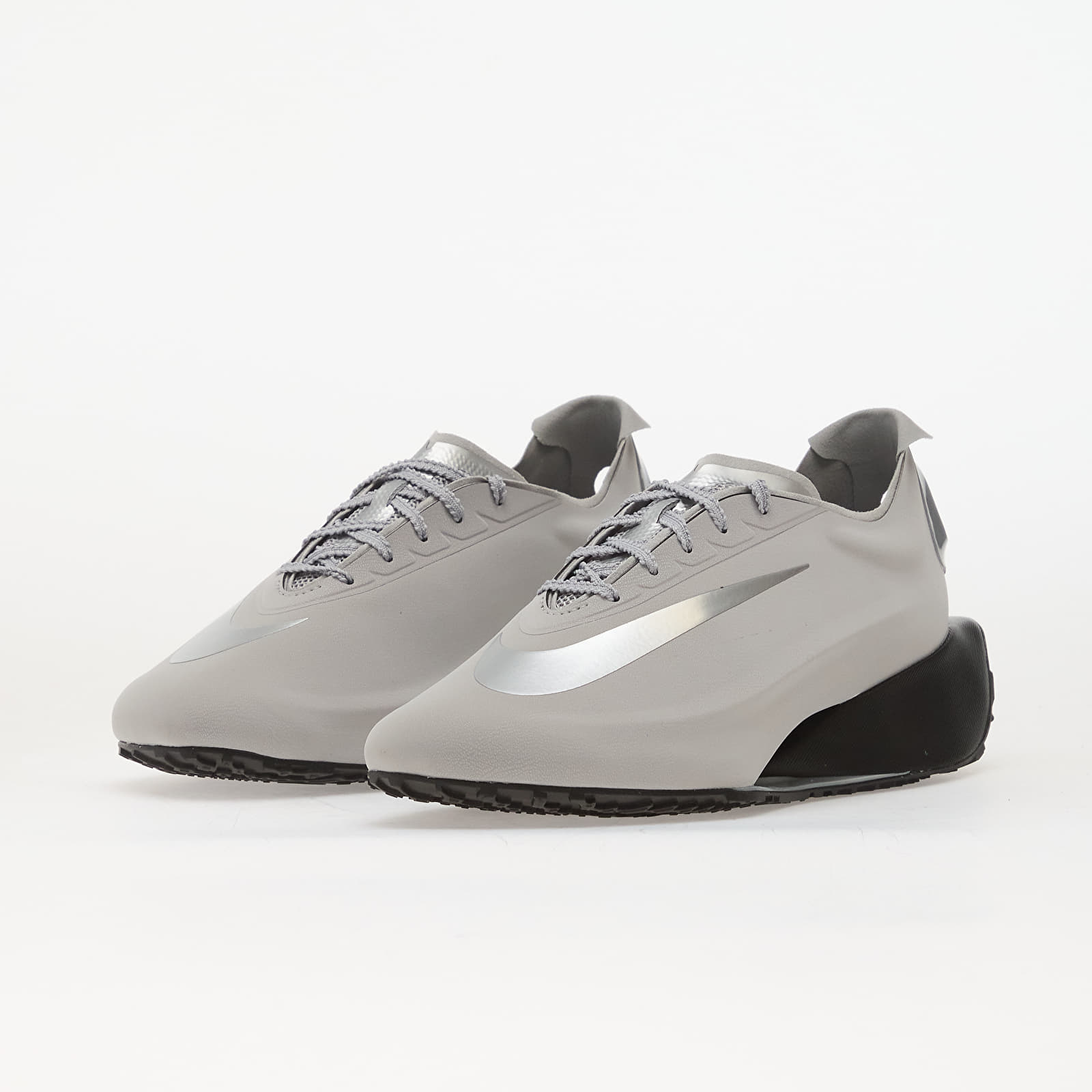 Женская обувь Nike First Sight Noir Flt Silver/ Metallic Silver-Black