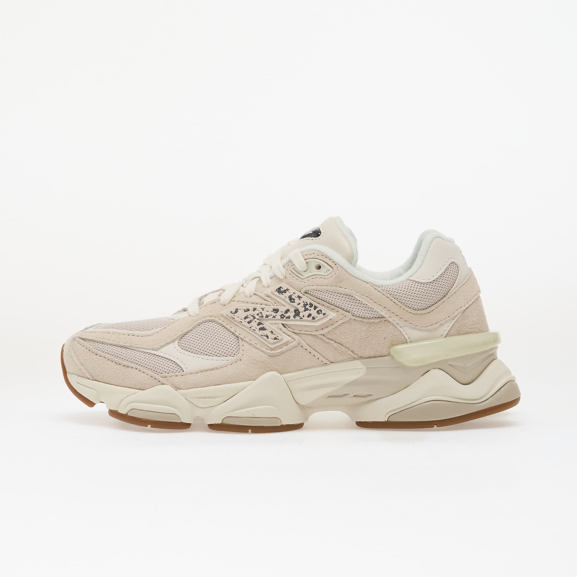 Sneakers New Balance 9060 Moonbeam/ Sea Salt/ Black Asp EUR 38