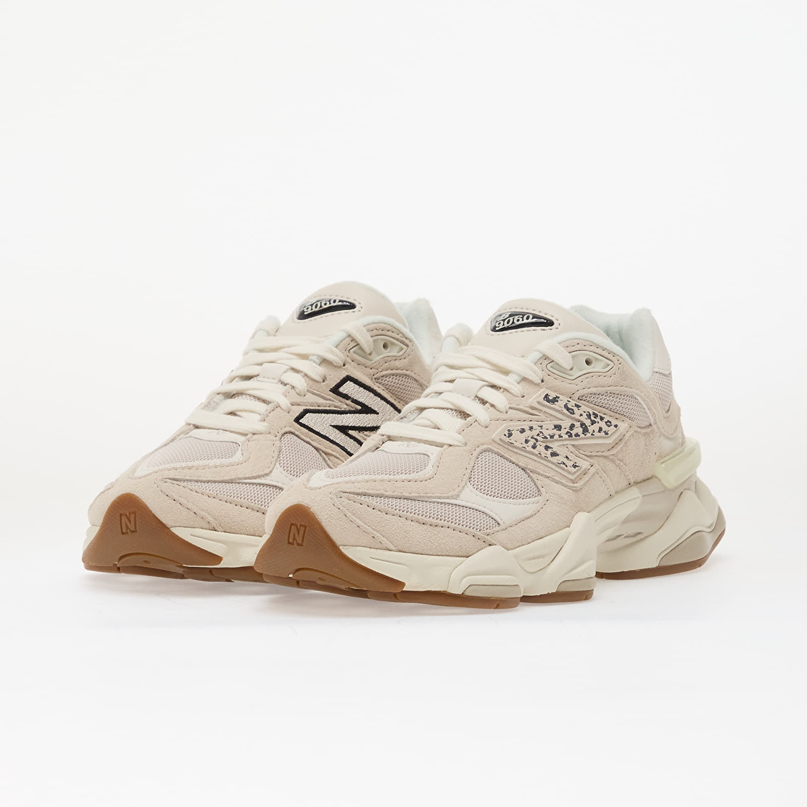 Herenschoenen New Balance 9060 Moonbeam/ Sea Salt/ Black Asp
