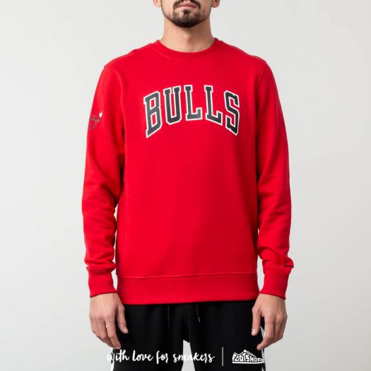 Hoodies and sweatshirts New Era NBA Team Apparel Crewneck Chicago Bulls Front Door Red Footshop
