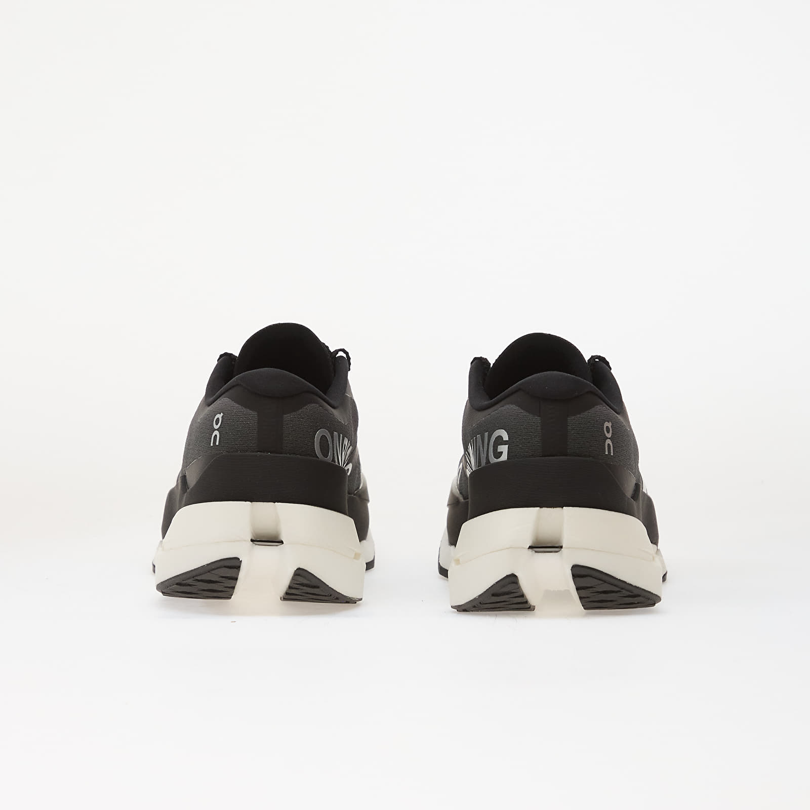 Men's shoes On Cloudboom Max All Black