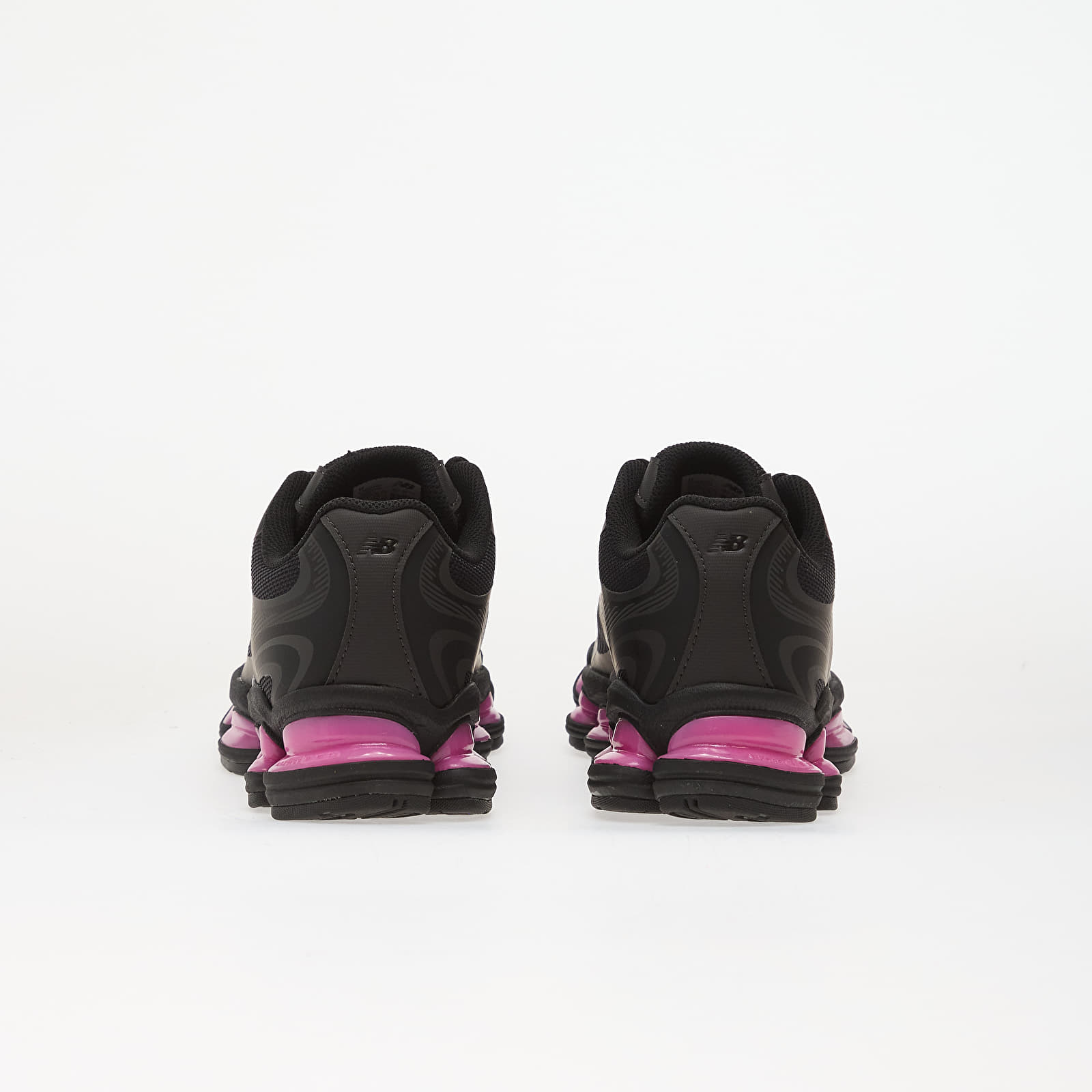 Chaussures et baskets homme New Balance 2000 Black/ Pink Heat/ Black Cement