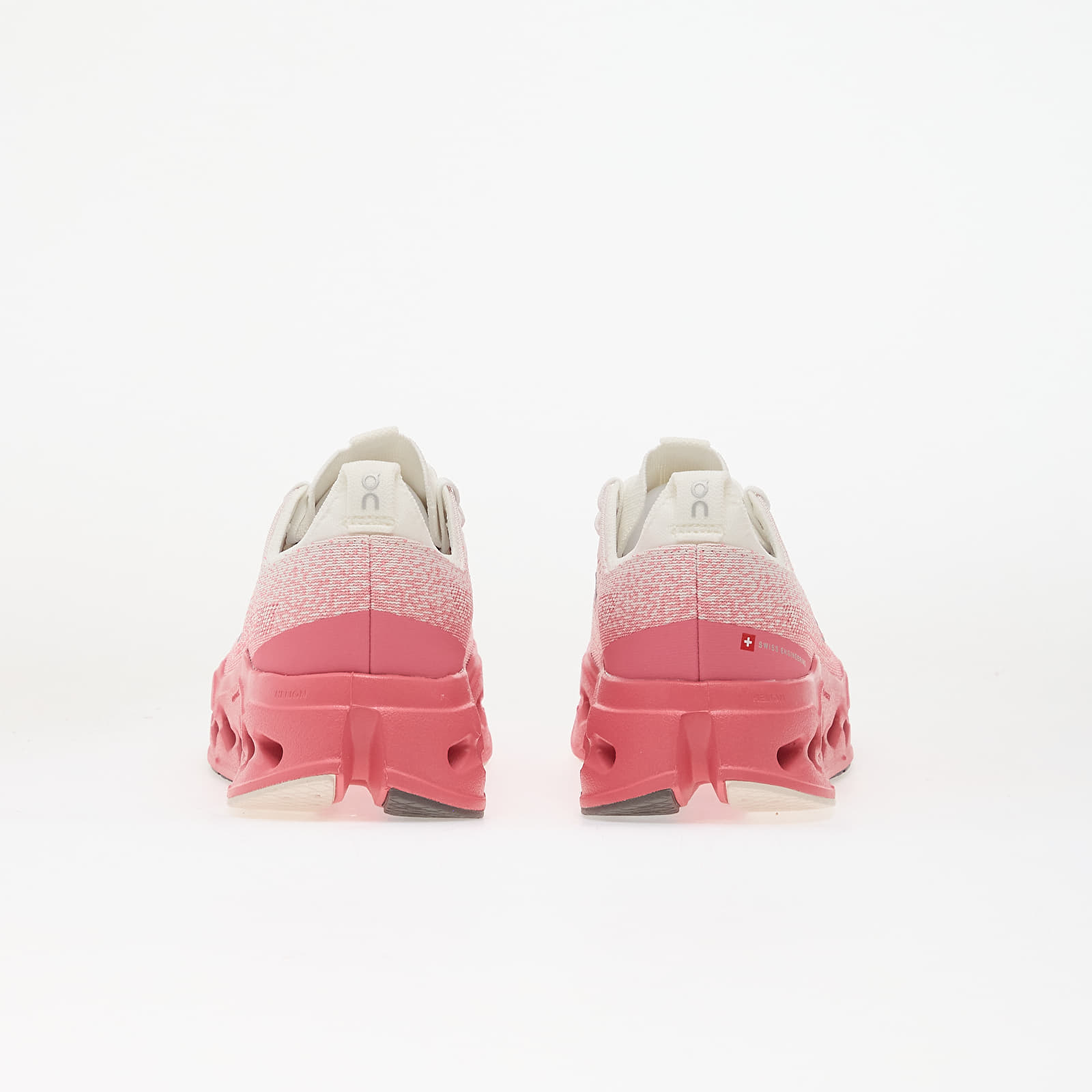 Skor för kvinnor On Cloudsurfer Max White/ Camellia