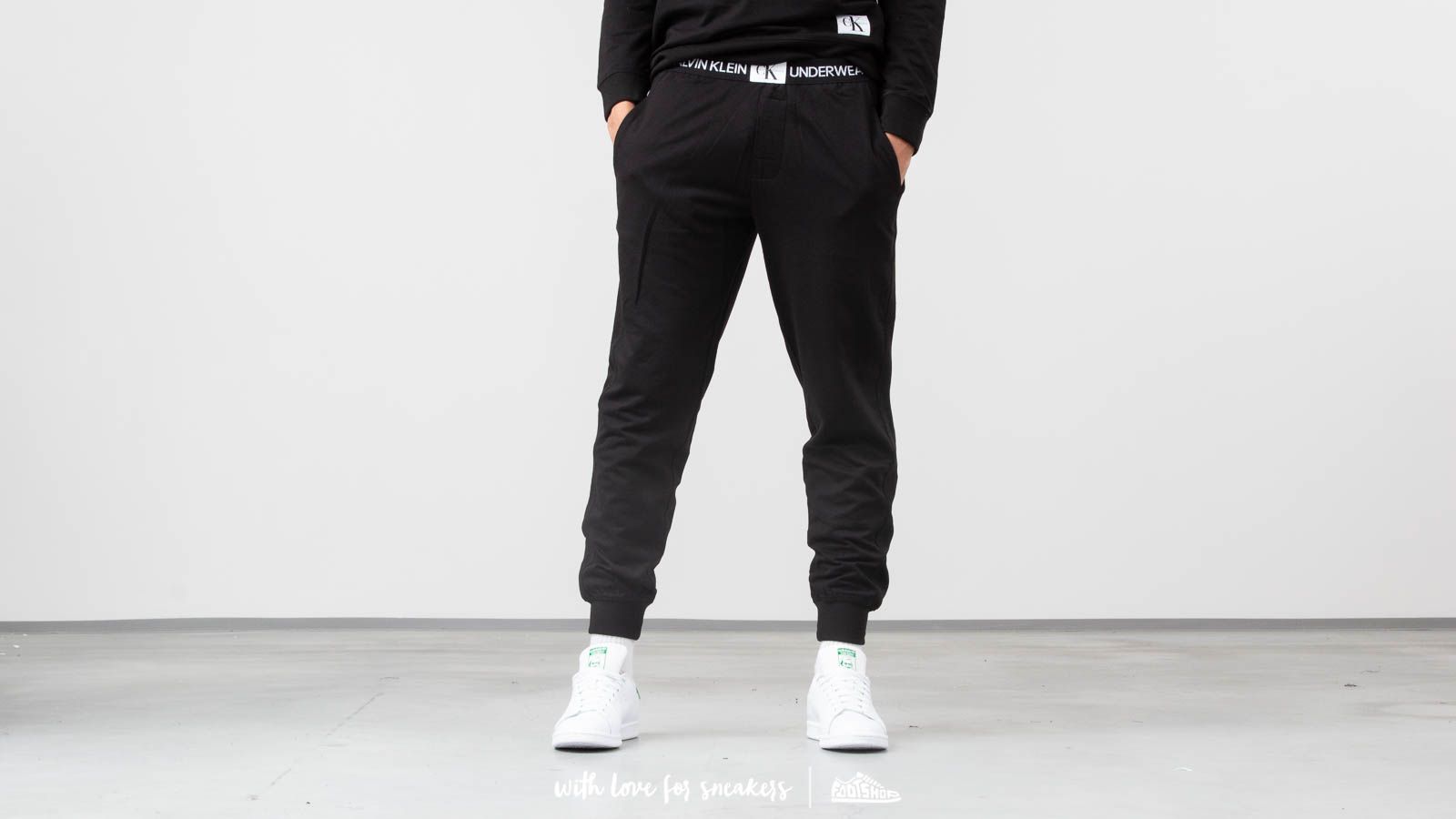 Hlače Calvin Klein Jogger Black
