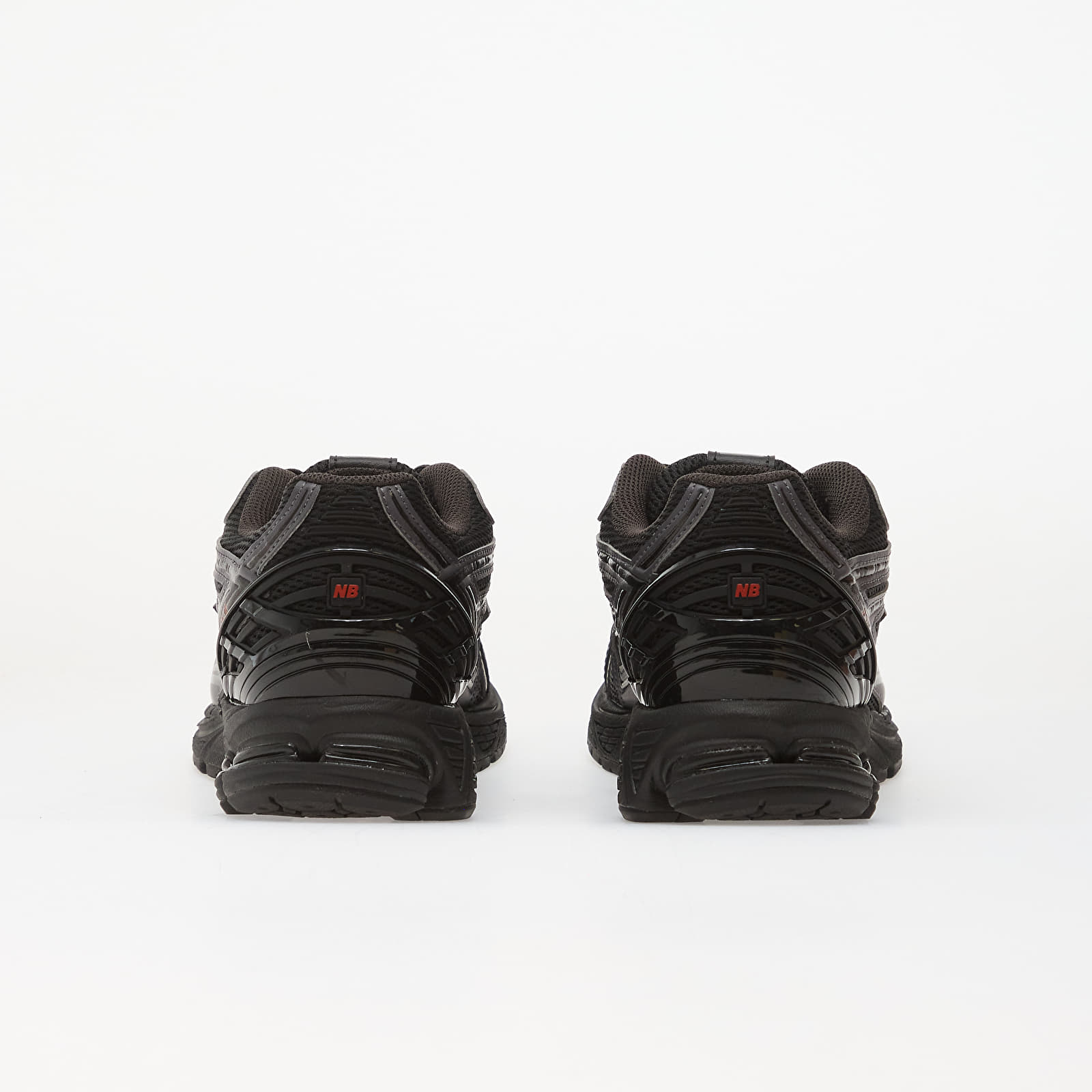 Chaussures et baskets homme New Balance 1906R Black/ Hot Tomato