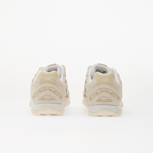 New Balance 204 Sea Salt/ Bone/ Pink Eraser | Footshop