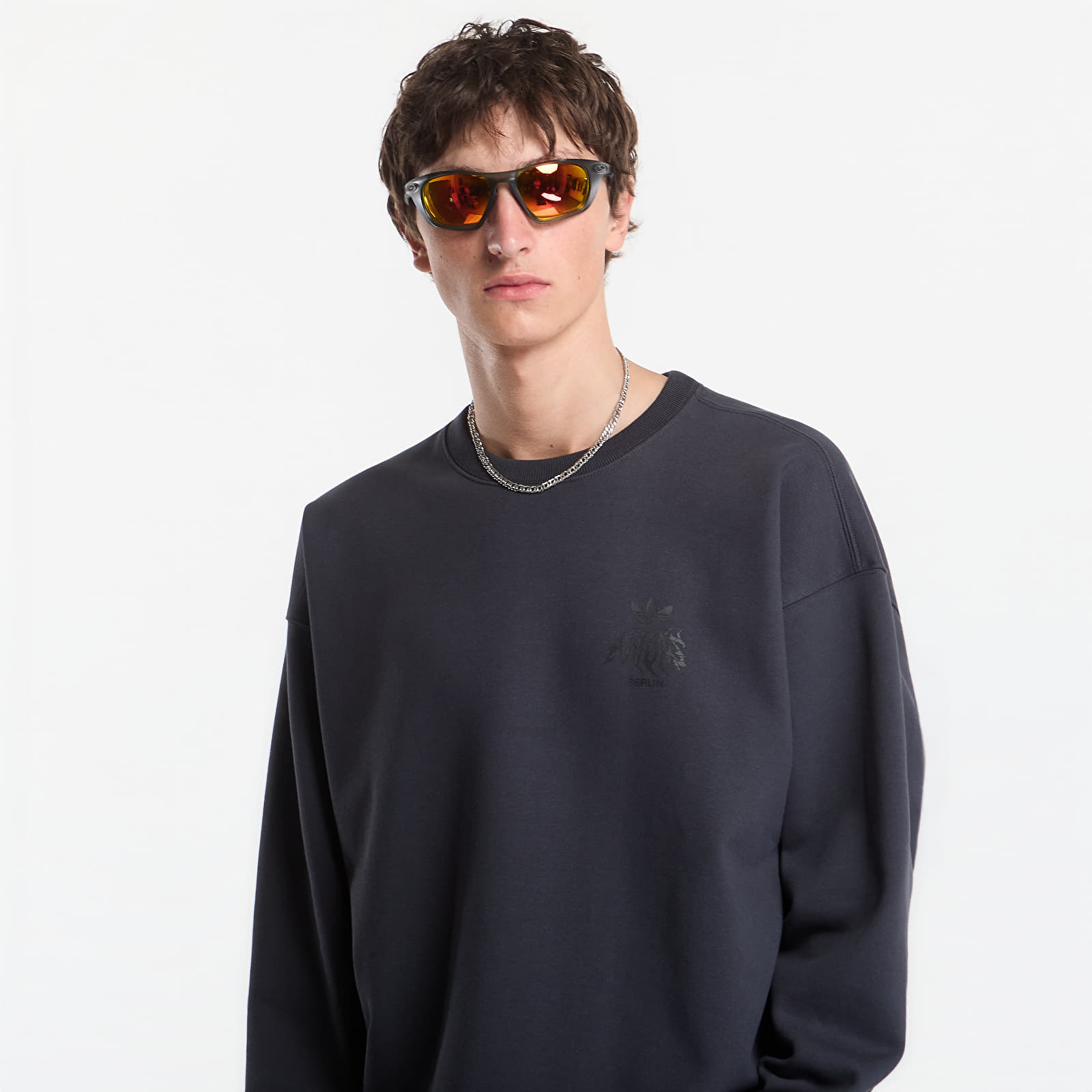 Hoodies and sweatshirts  adidas Berlin GFX Crew Carbon