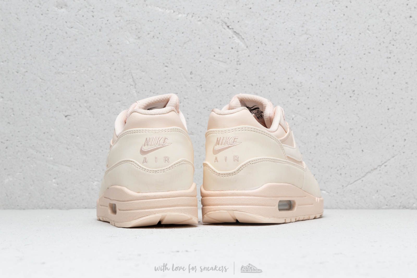 Nike air max 1 lx guava ice discount