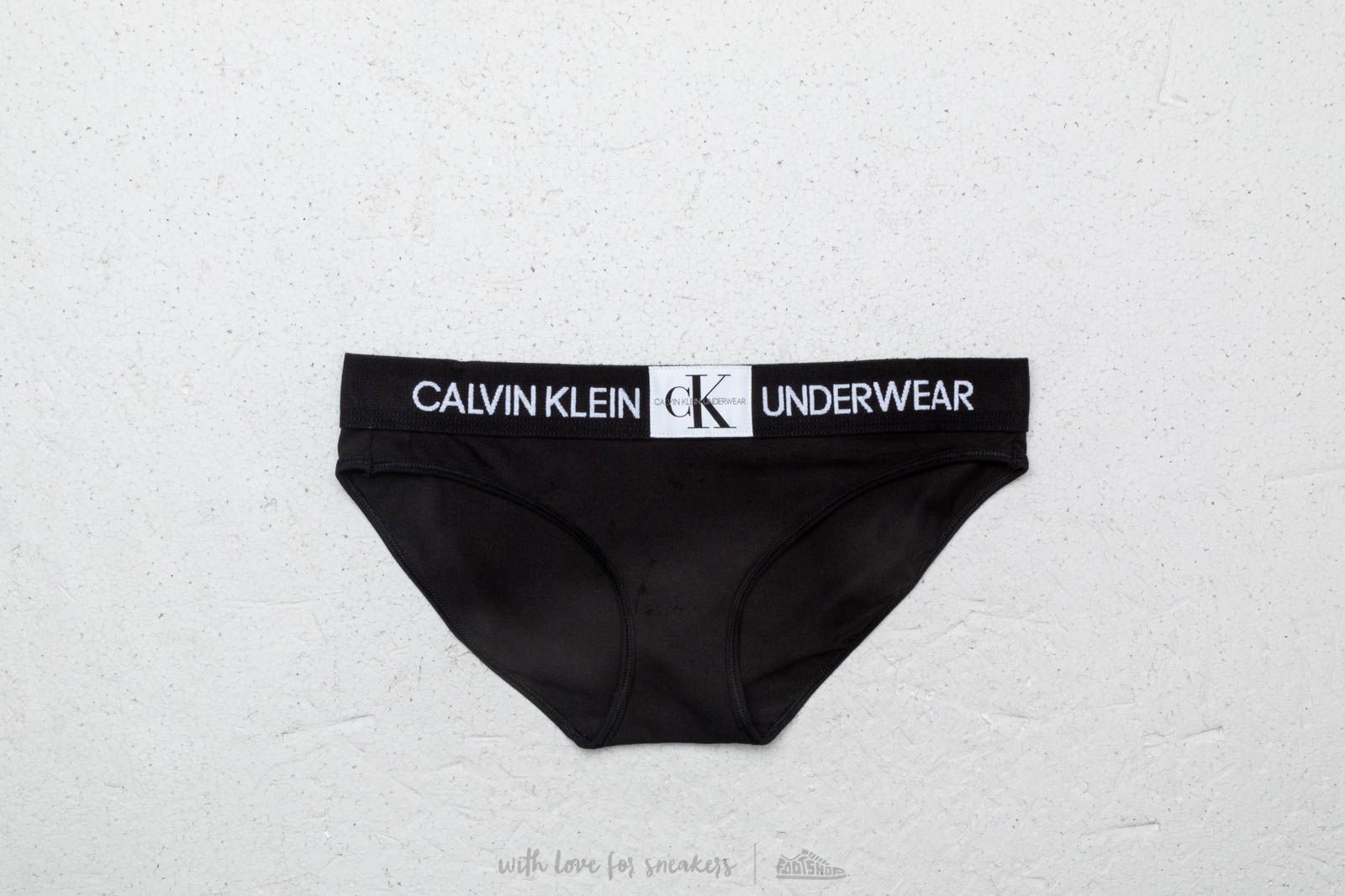 calvin klein slip on jacinta