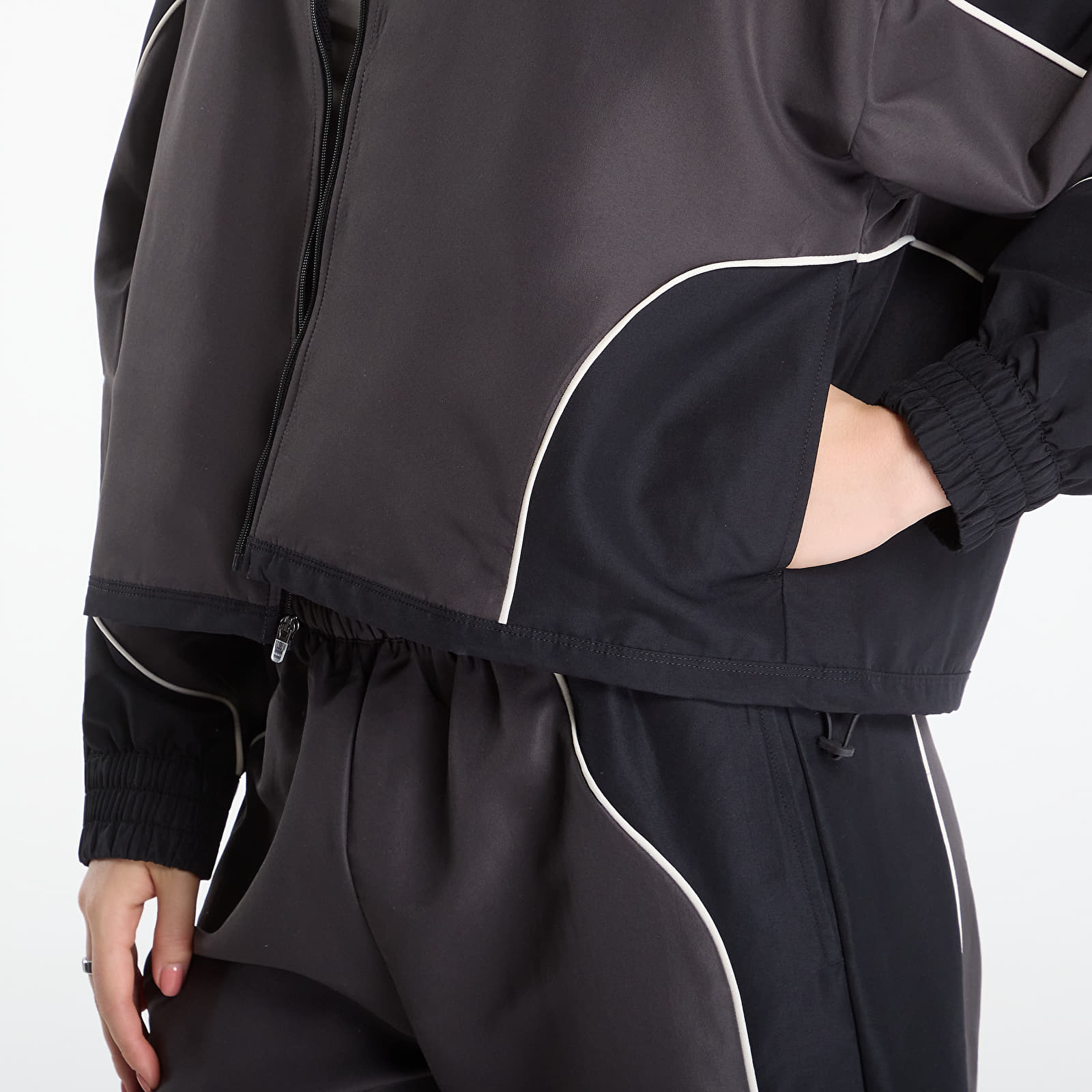 Bundy New Balance Trackside Woven Jacket Black Cement