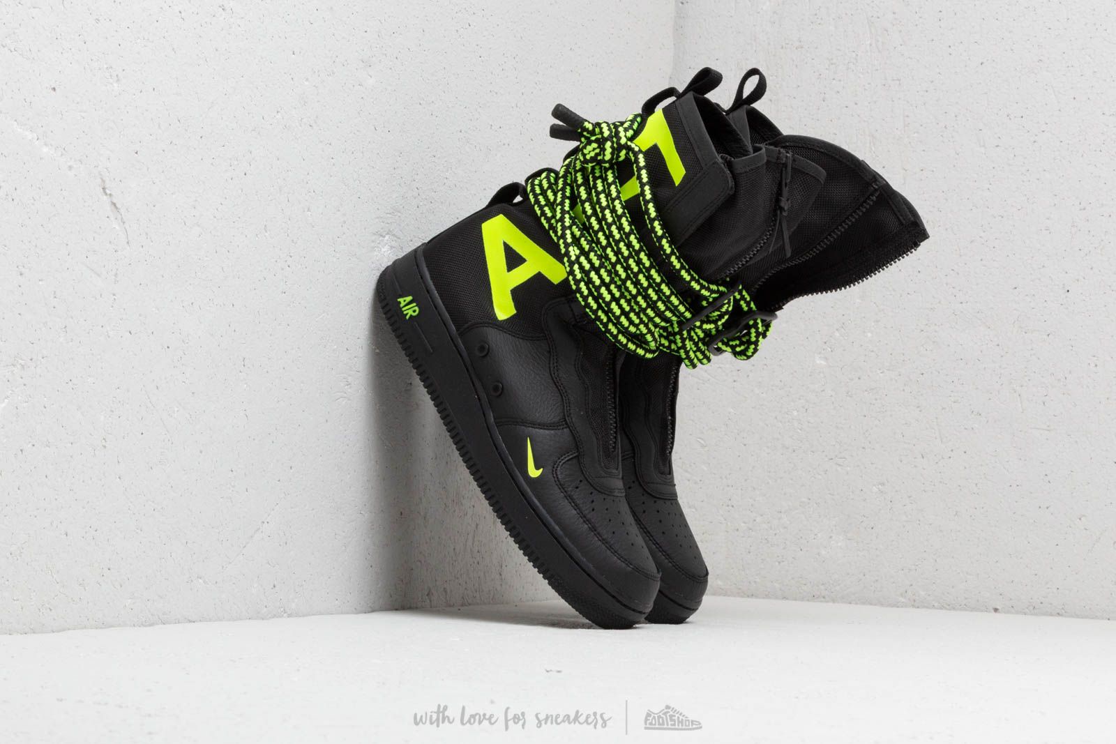 Pánske tenisky a topánky Nike Air Force 1 SF Hi Black/ Volt-Black